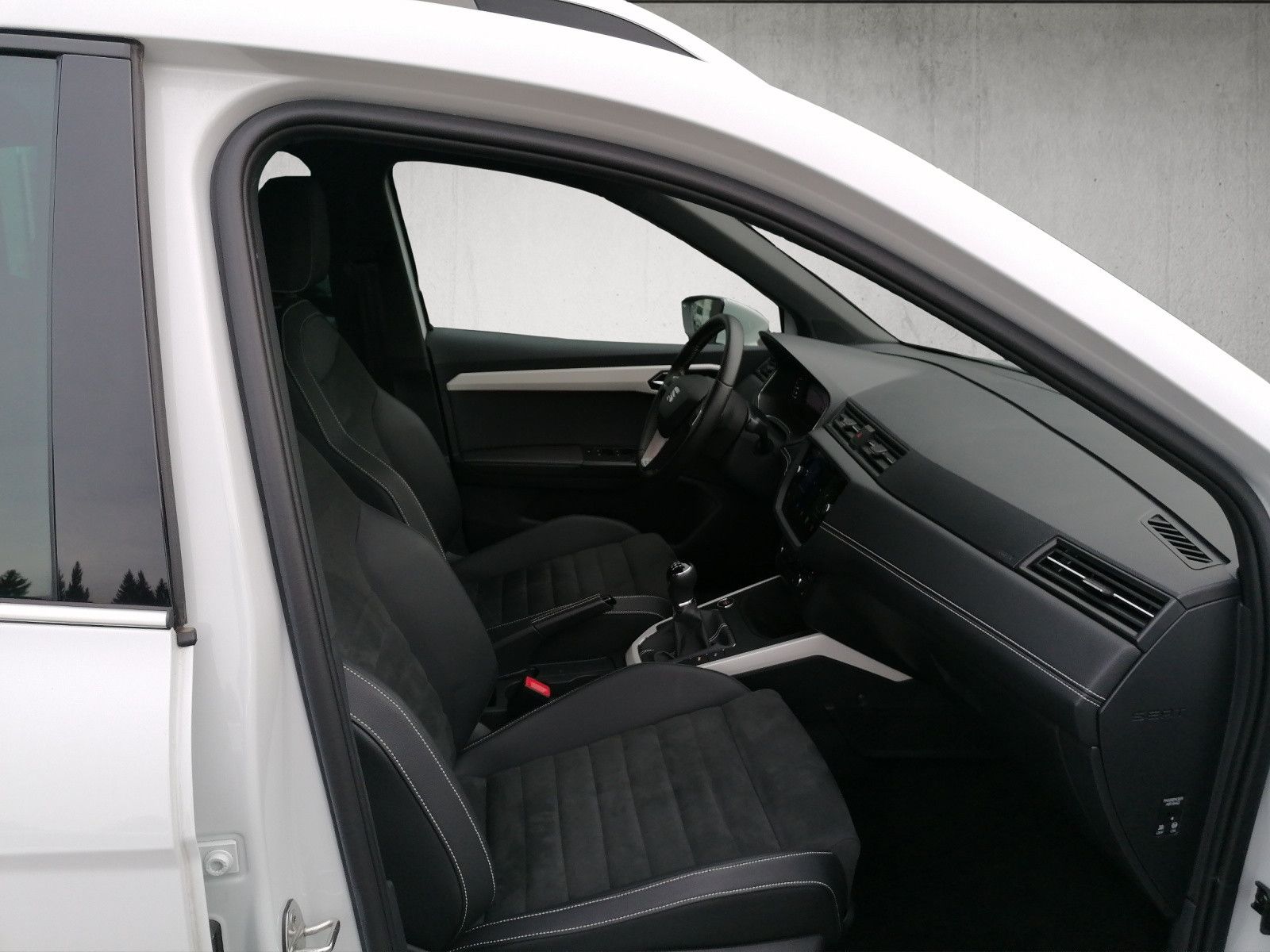 Fahrzeugabbildung SEAT Arona 1.0 TSI Xcellence AHK ACC TOTWINKEL KAM