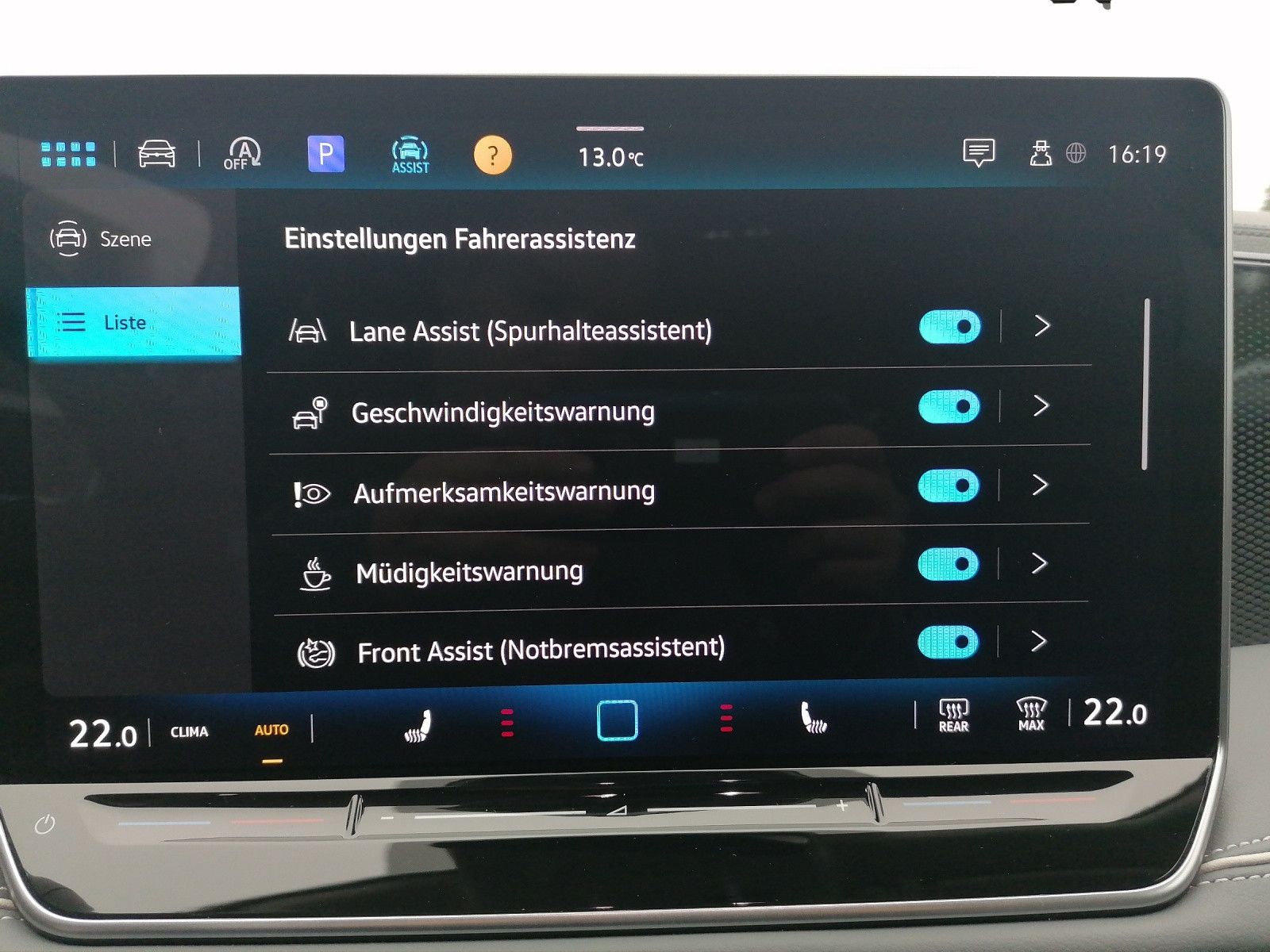 Fahrzeugabbildung Volkswagen Passat Variant 1.5 eTSI DSG AHK elHK ACC