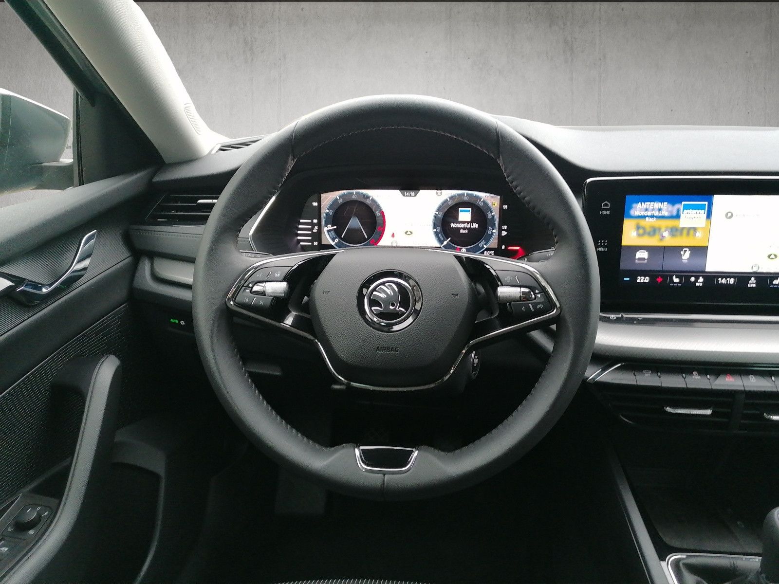 Fahrzeugabbildung SKODA Octavia Combi 1.5 TSI Columbus Kam VC SHZ vo+hi