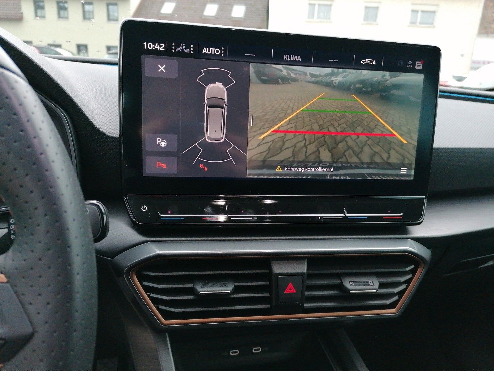 Fahrzeugabbildung CUPRA Leon Sportstourer 1.5 TSI DSG FAP L KAM KES Smar