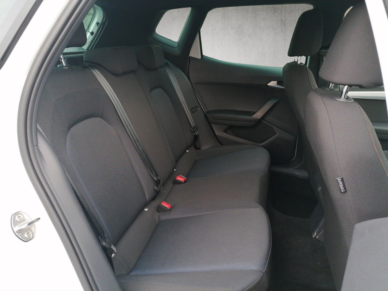 Fahrzeugabbildung SEAT Arona 1.0 TSI FR DSG FAP XL NAVI GJR KAMERA
