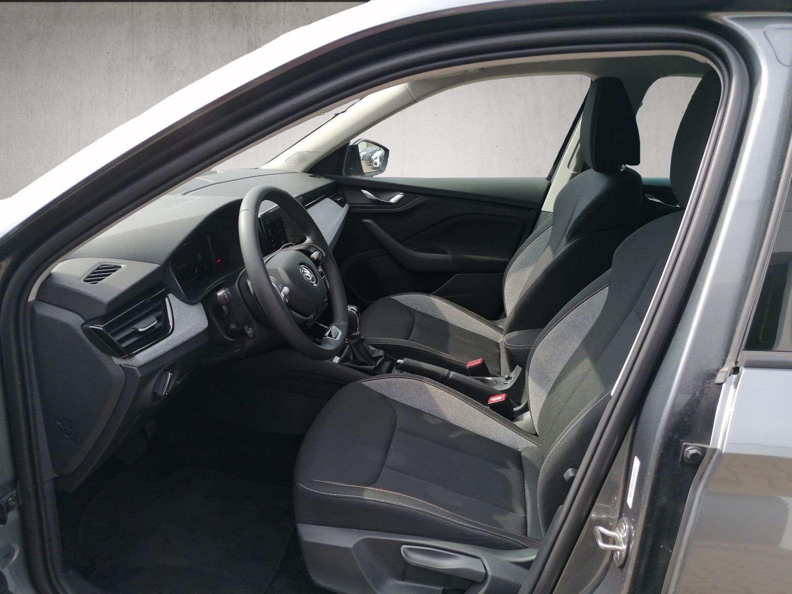 Fahrzeugabbildung SKODA Kamiq 1.0 TSI Selection DSG AHK ACC KAM TRAVEL