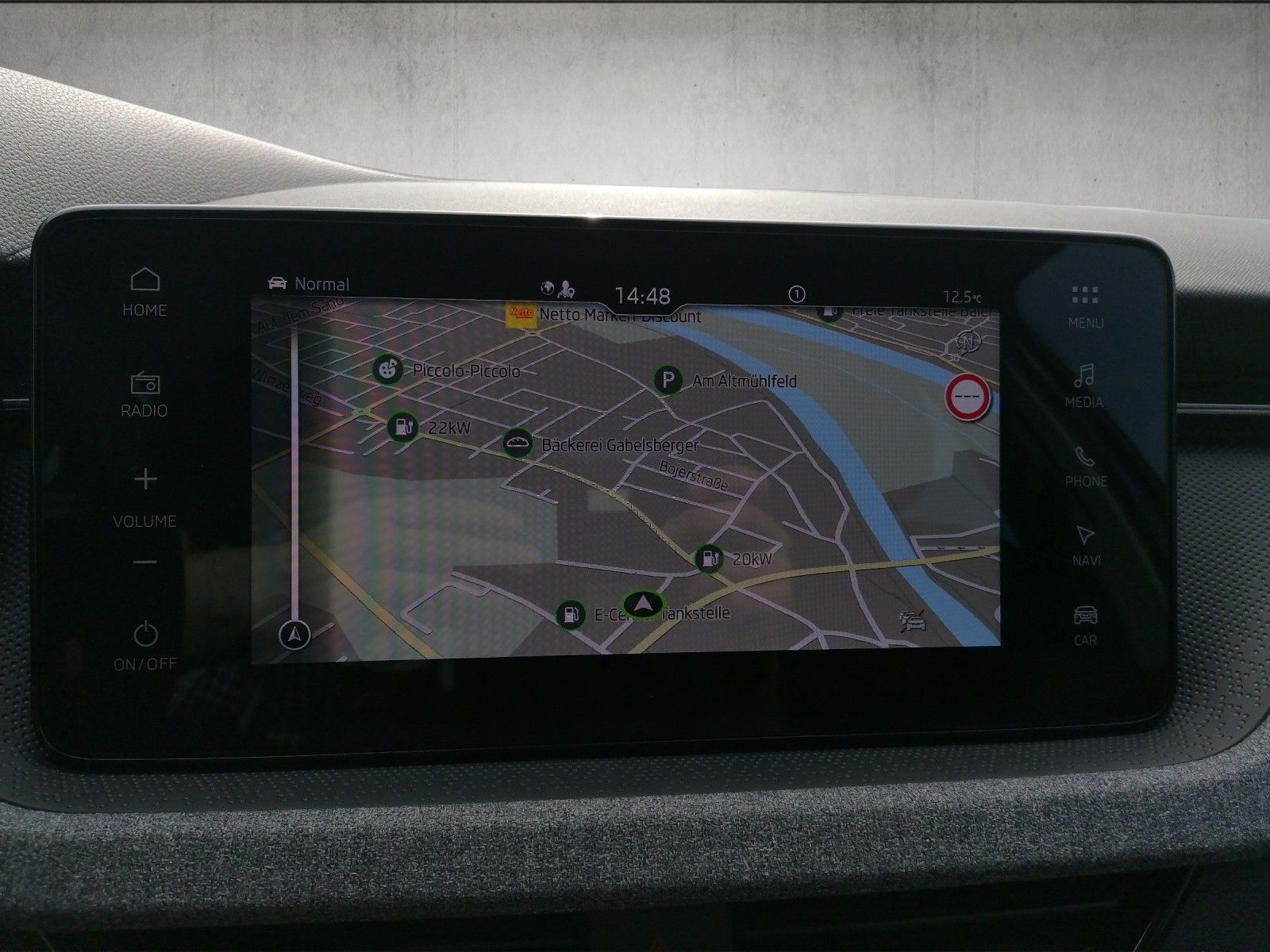 Fahrzeugabbildung SKODA Kamiq 1.0 TSI Selection DSG AHK ACC KAM TRAVEL