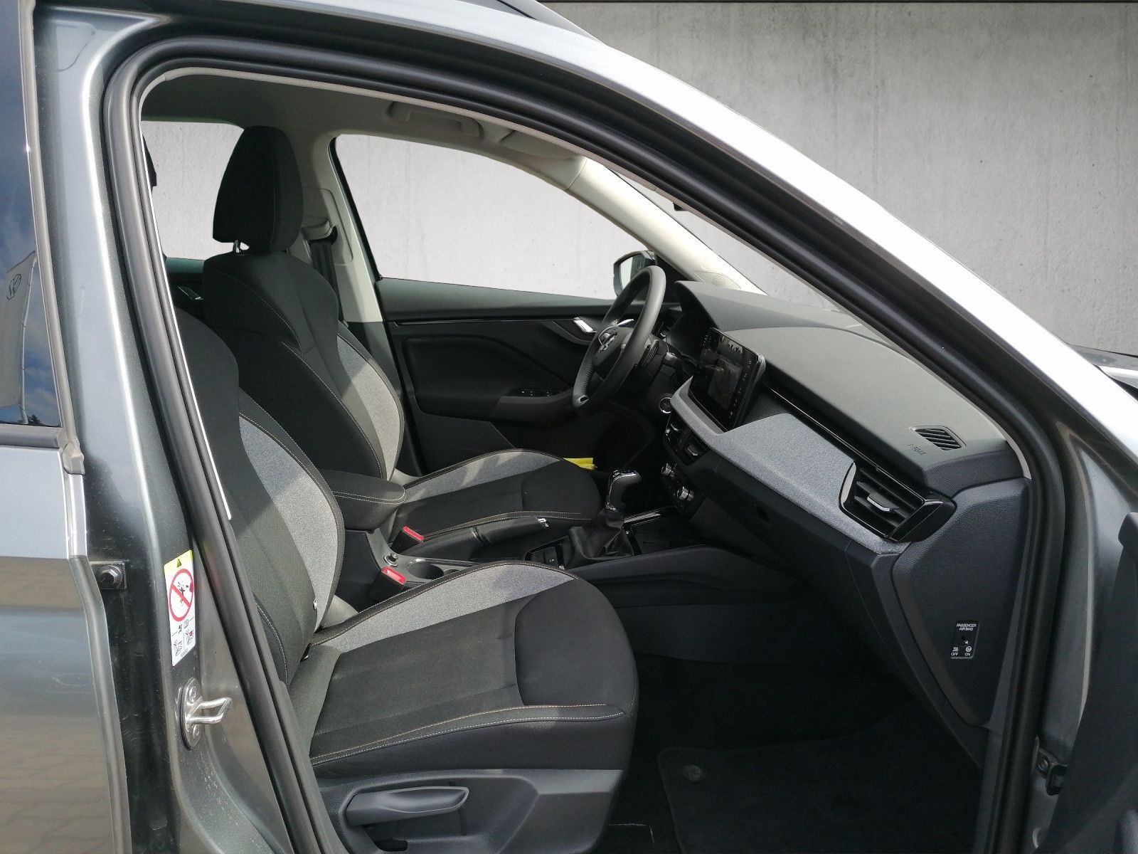 Fahrzeugabbildung SKODA Kamiq 1.0 TSI Selection DSG AHK ACC KAM TRAVEL