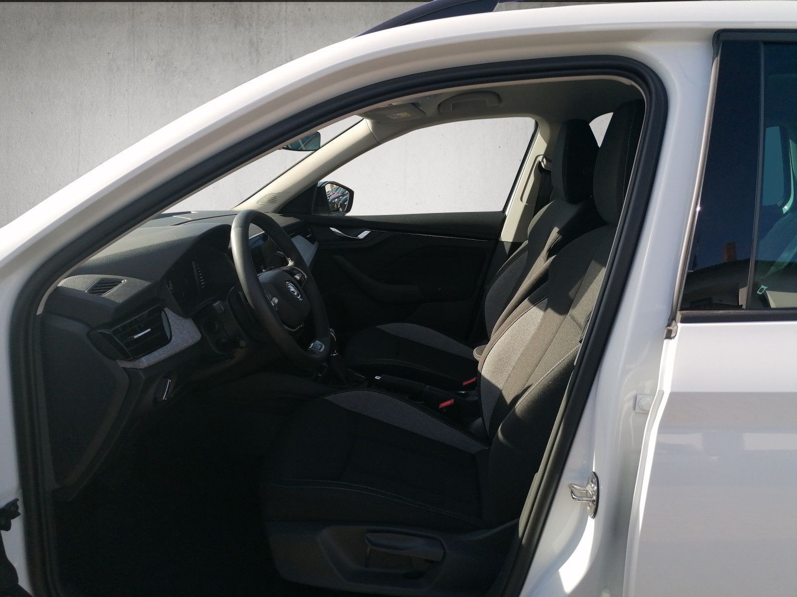 Fahrzeugabbildung SKODA Kamiq 1.0 TSI Selection DSG AHK ACC KAM TRAVEL
