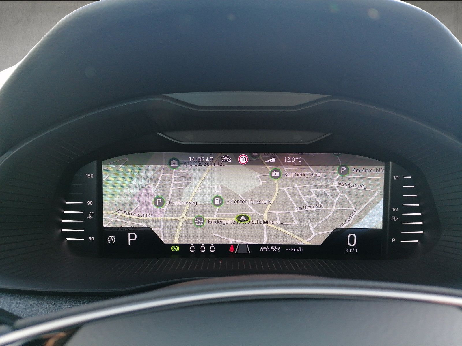 Fahrzeugabbildung SKODA Kamiq 1.0 TSI Selection DSG AHK ACC KAM TRAVEL