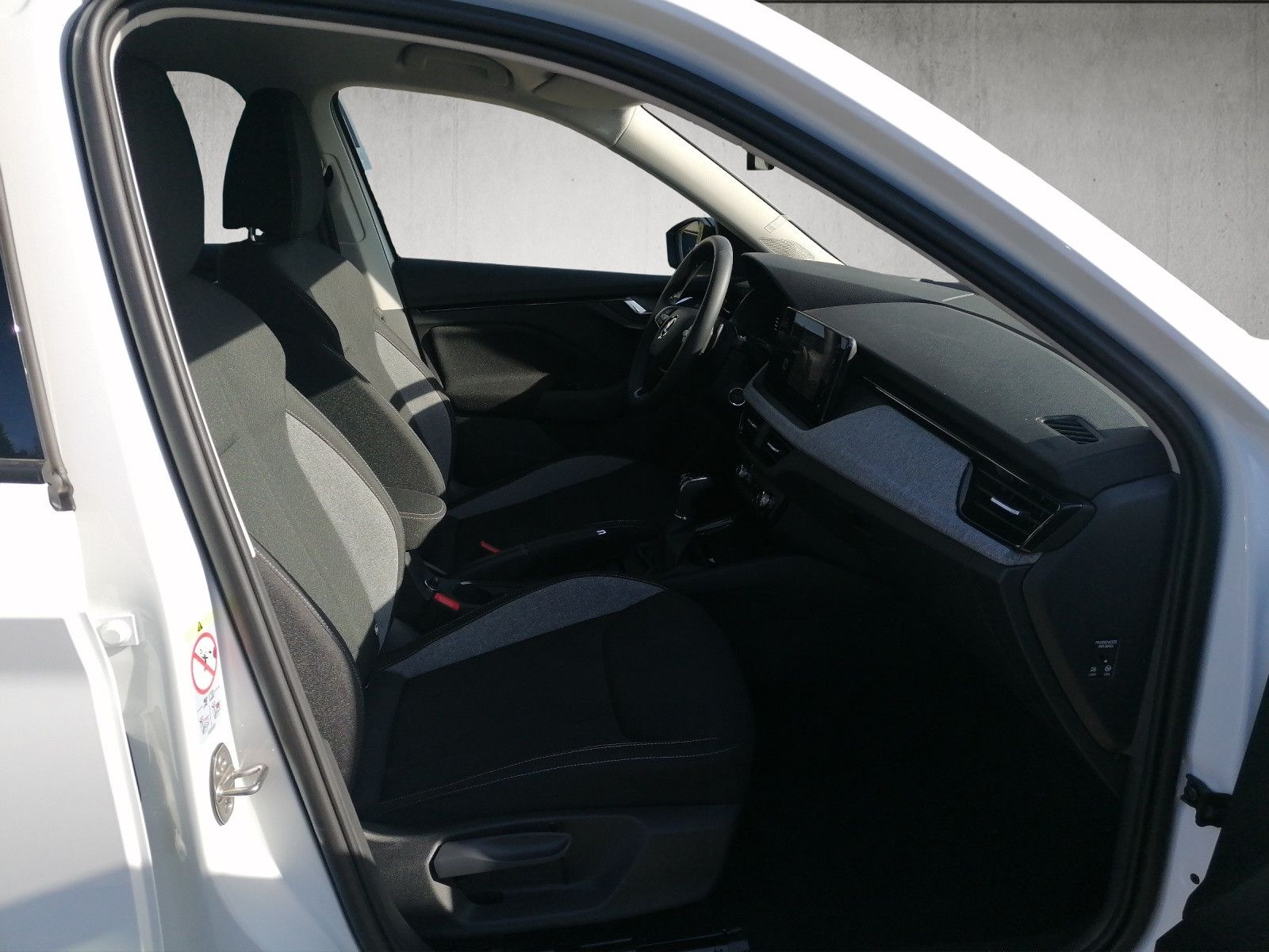 Fahrzeugabbildung SKODA Kamiq 1.0 TSI Selection DSG AHK ACC KAM TRAVEL