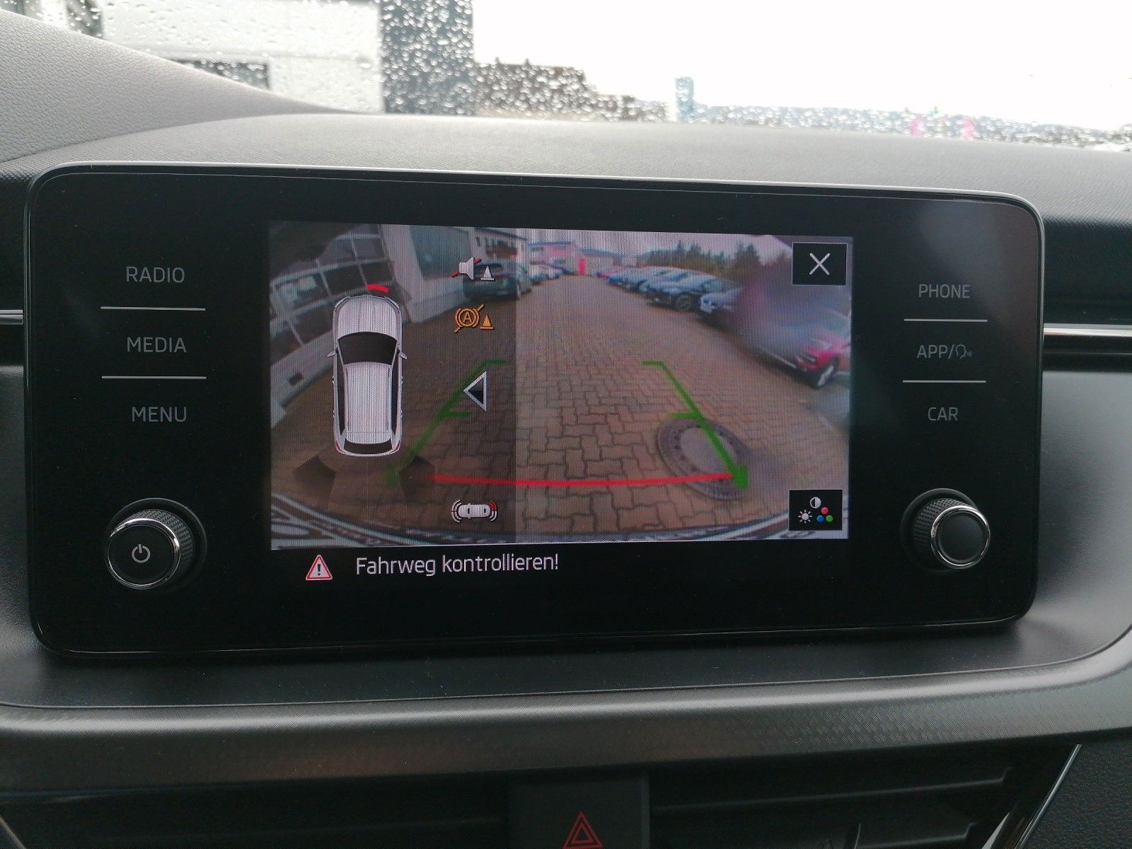 Fahrzeugabbildung SKODA Kamiq 1.0 TSI Clever bhz FS elHK Gar26