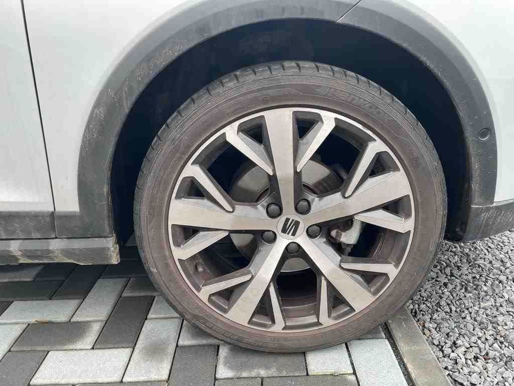 Fahrzeugabbildung SEAT Arona 1.0 TSI Xperience DSG FAP XL 18" VC ALCANT