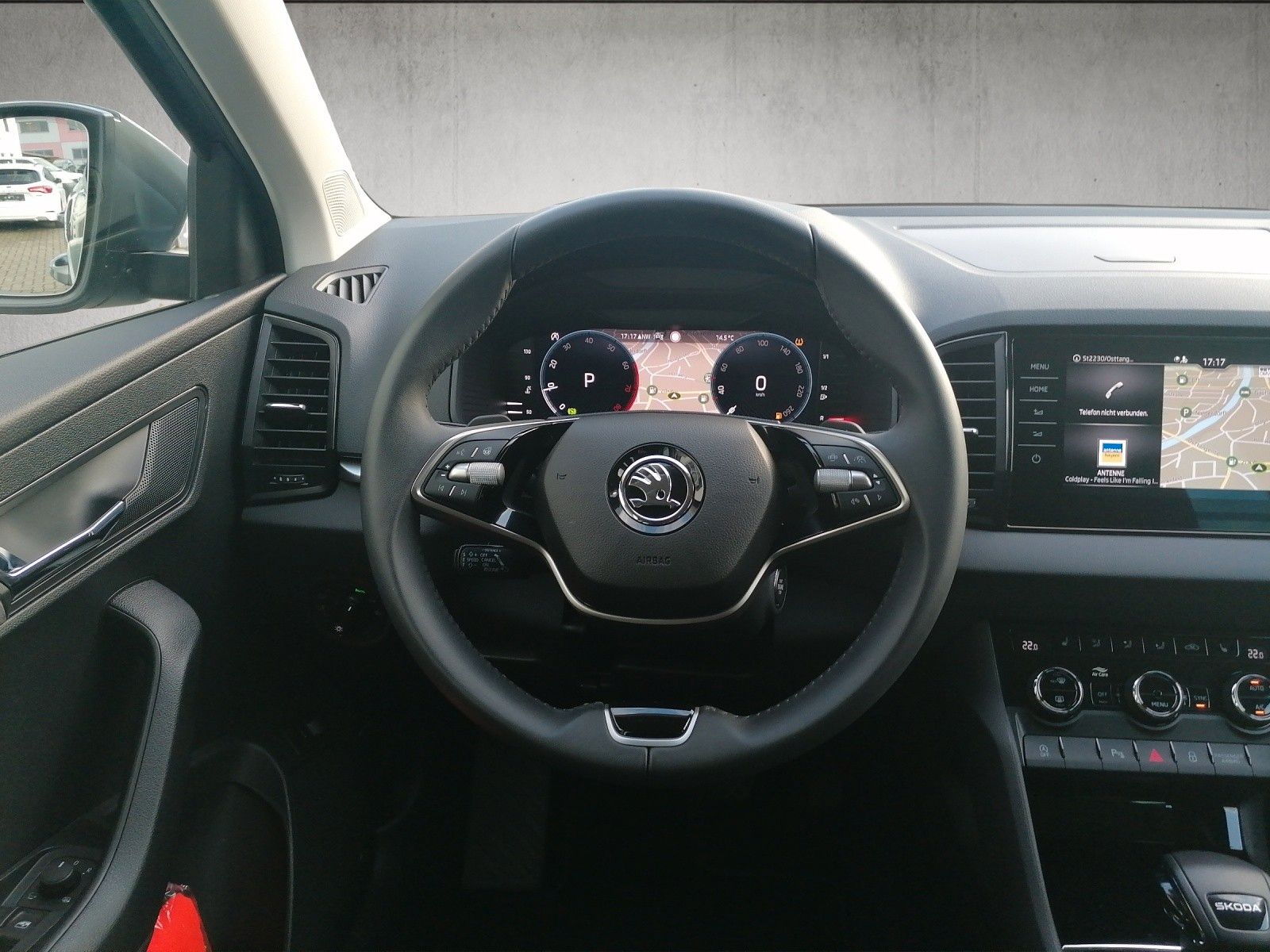 Fahrzeugabbildung SKODA Karoq 1.5 TSI Selection DSG AHK elHK MATRIX