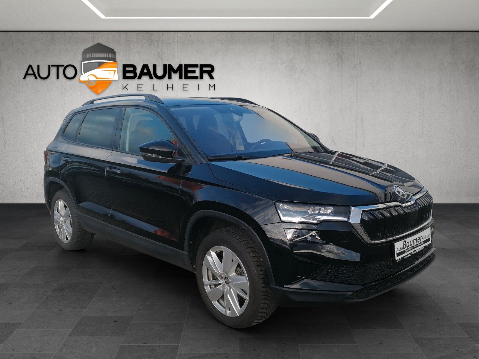 Fahrzeugabbildung SKODA Karoq 1.5 TSI Selection DSG AHK SHZ vo+hi MATRIX