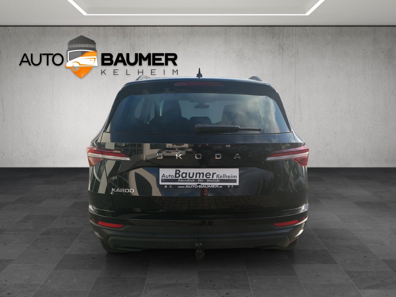 Fahrzeugabbildung SKODA Karoq 1.5 TSI Selection DSG AHK SHZ vo+hi MATRIX
