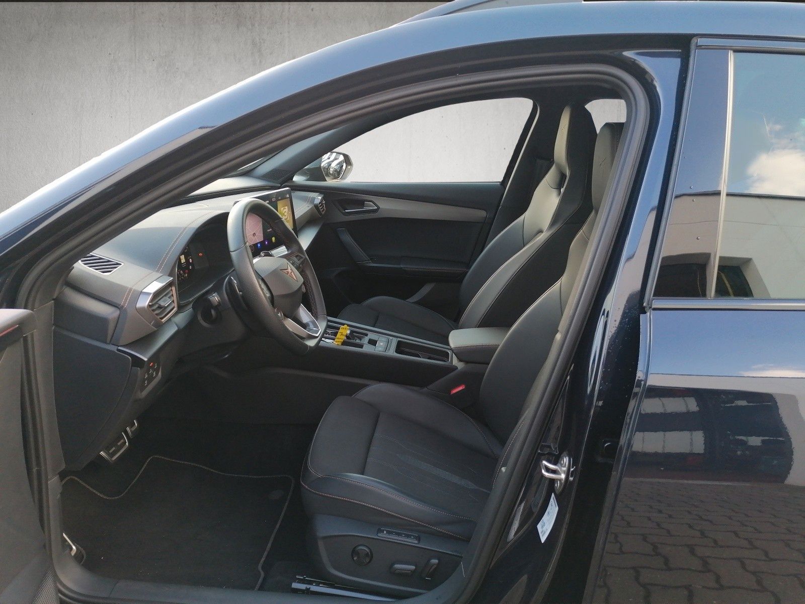 Fahrzeugabbildung CUPRA Formentor VZ e-Hybrid 180kW AHK FAP XL elektr.SV