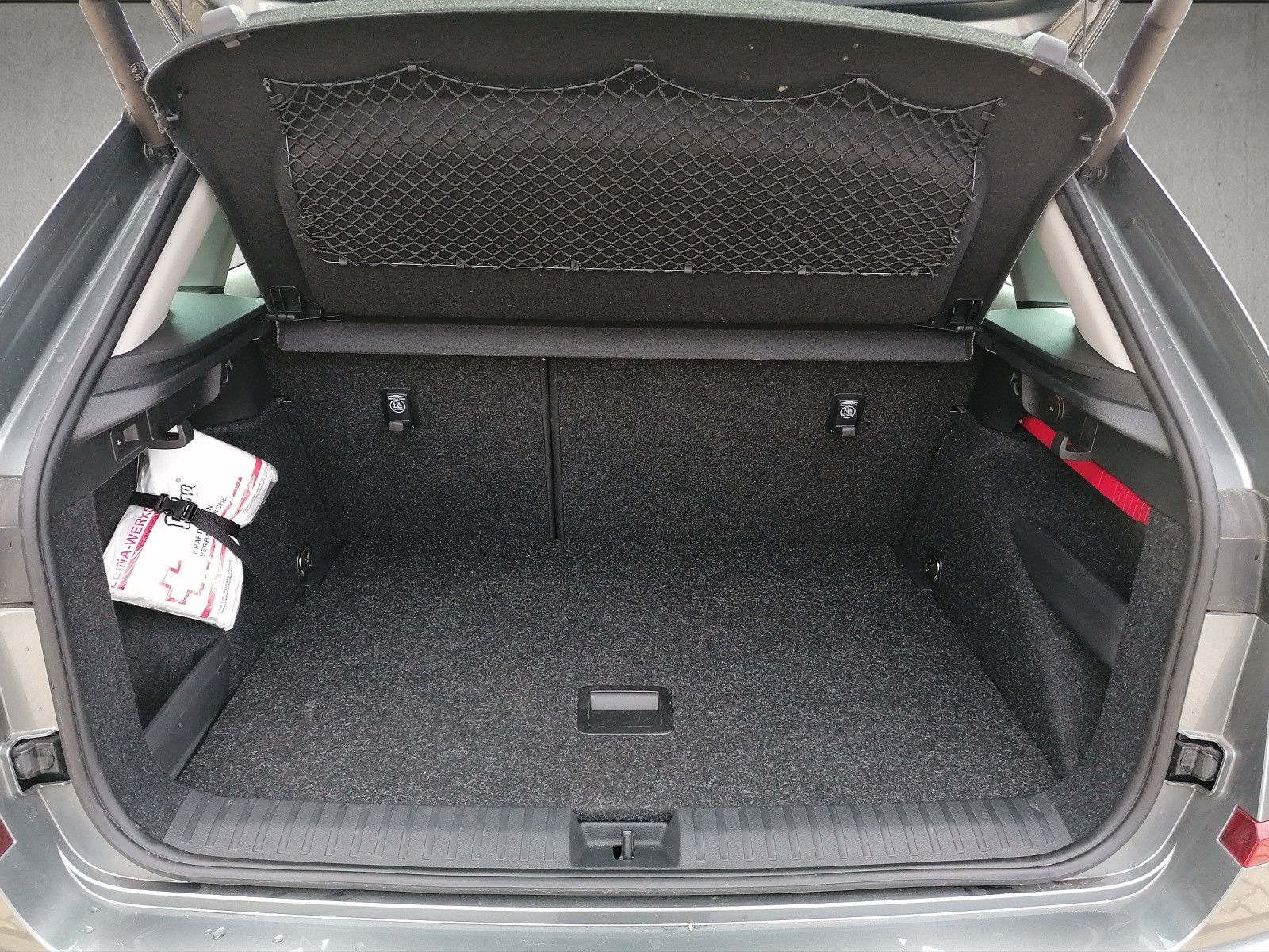 Fahrzeugabbildung SKODA Kamiq 1.0 TSI Selection DSG AHK ACC KAM TRAVEL
