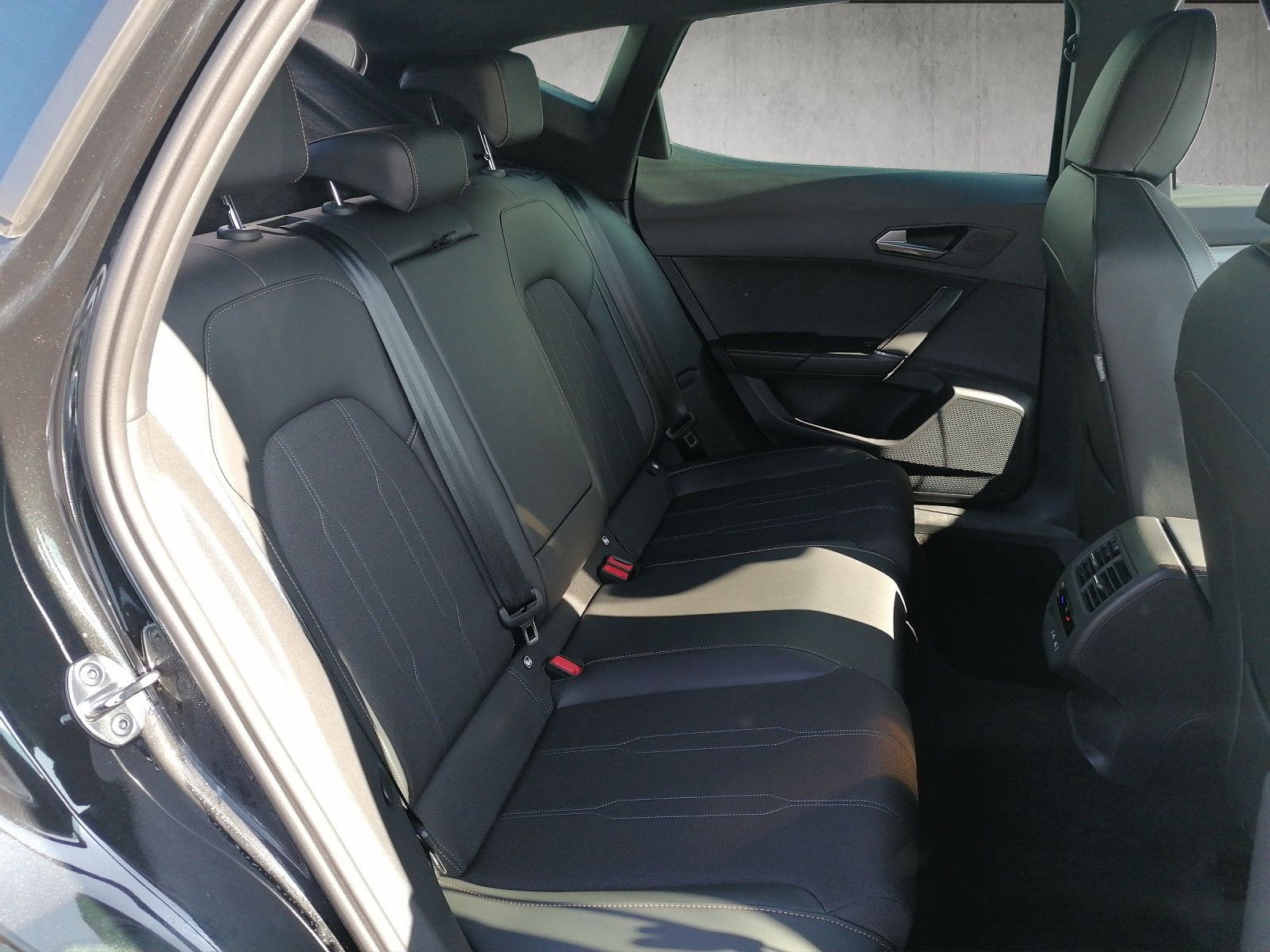 Fahrzeugabbildung CUPRA Formentor 1.5 TSI DSG elHK FAP XL Smart Amb KAM