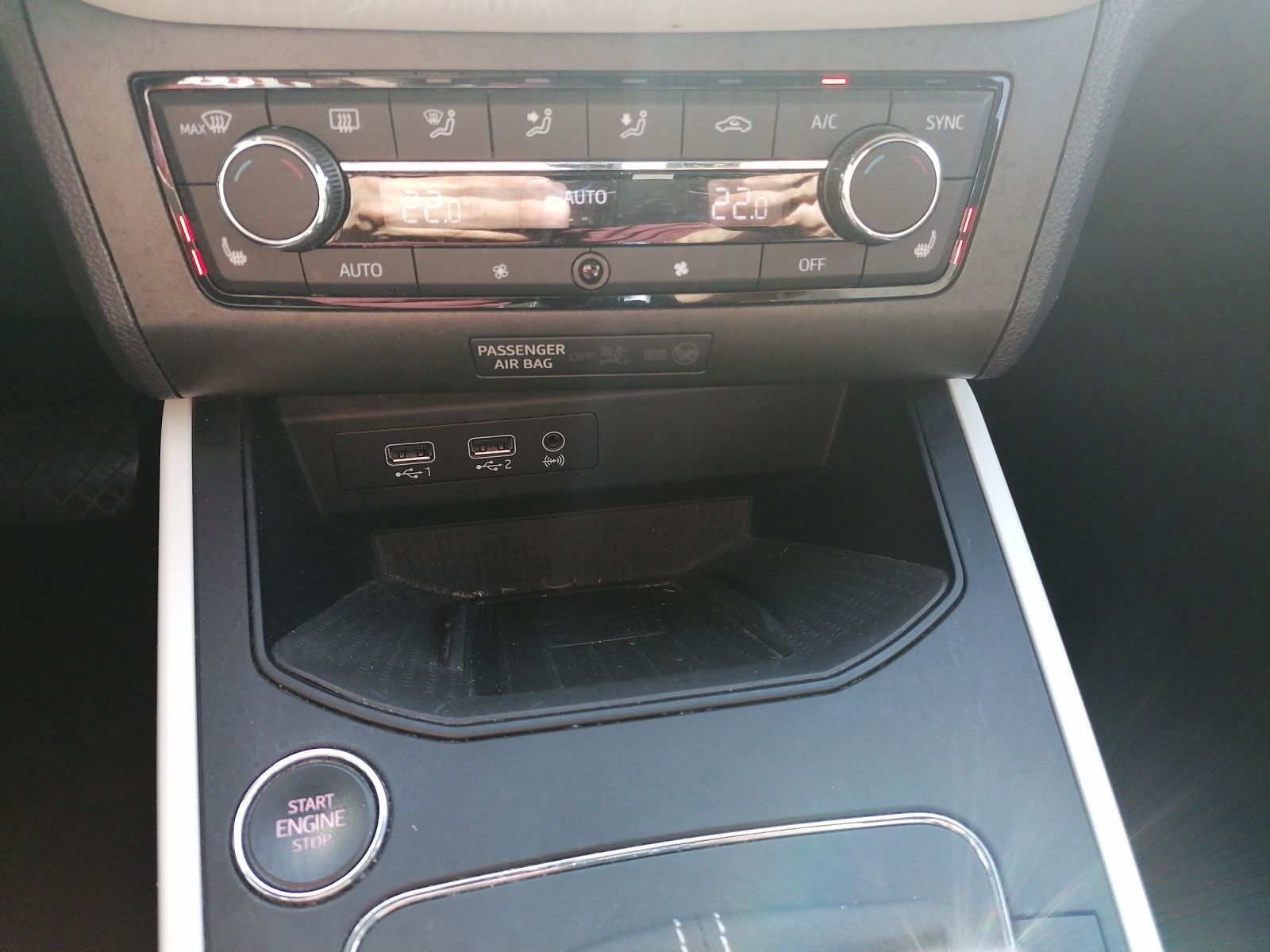 Fahrzeugabbildung SEAT Arona 1.0 TSI Xcellence DSG NAVI ACC DAB SHZ
