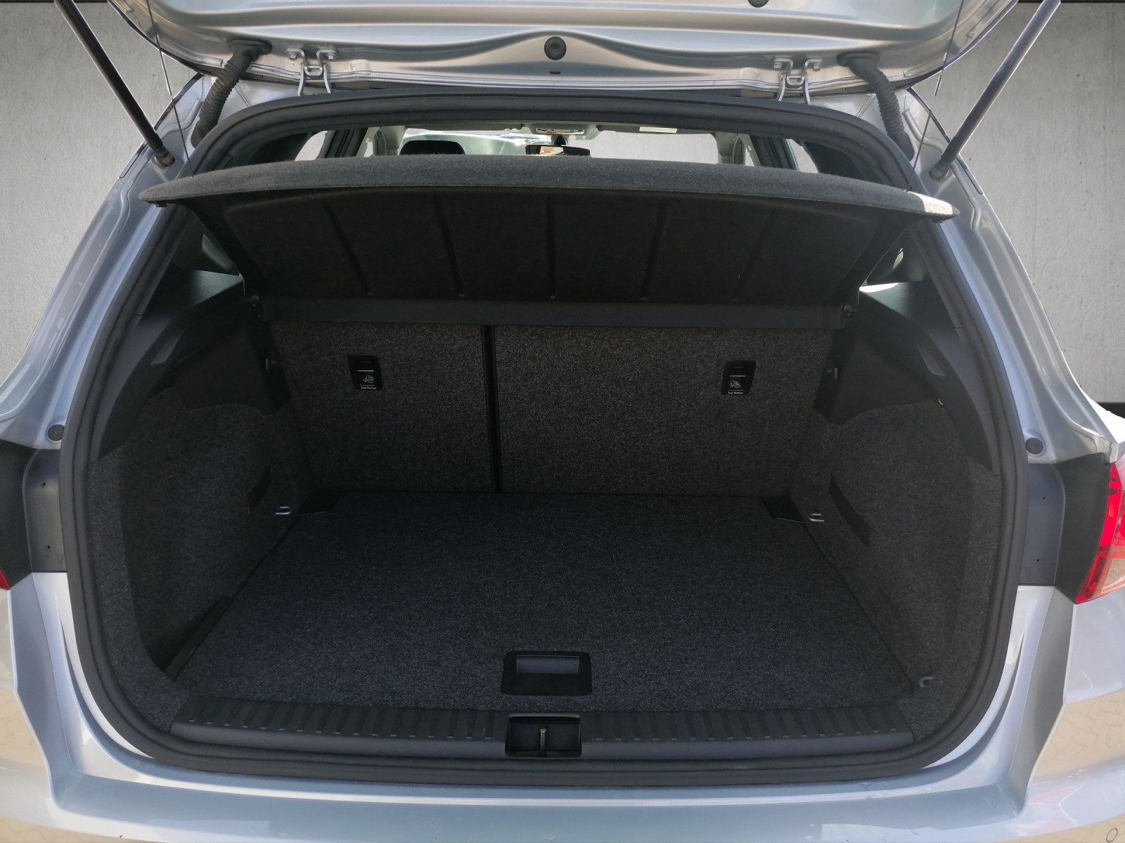 Fahrzeugabbildung SEAT Arona 1.0 TSI Xcellence DSG NAVI ACC DAB SHZ