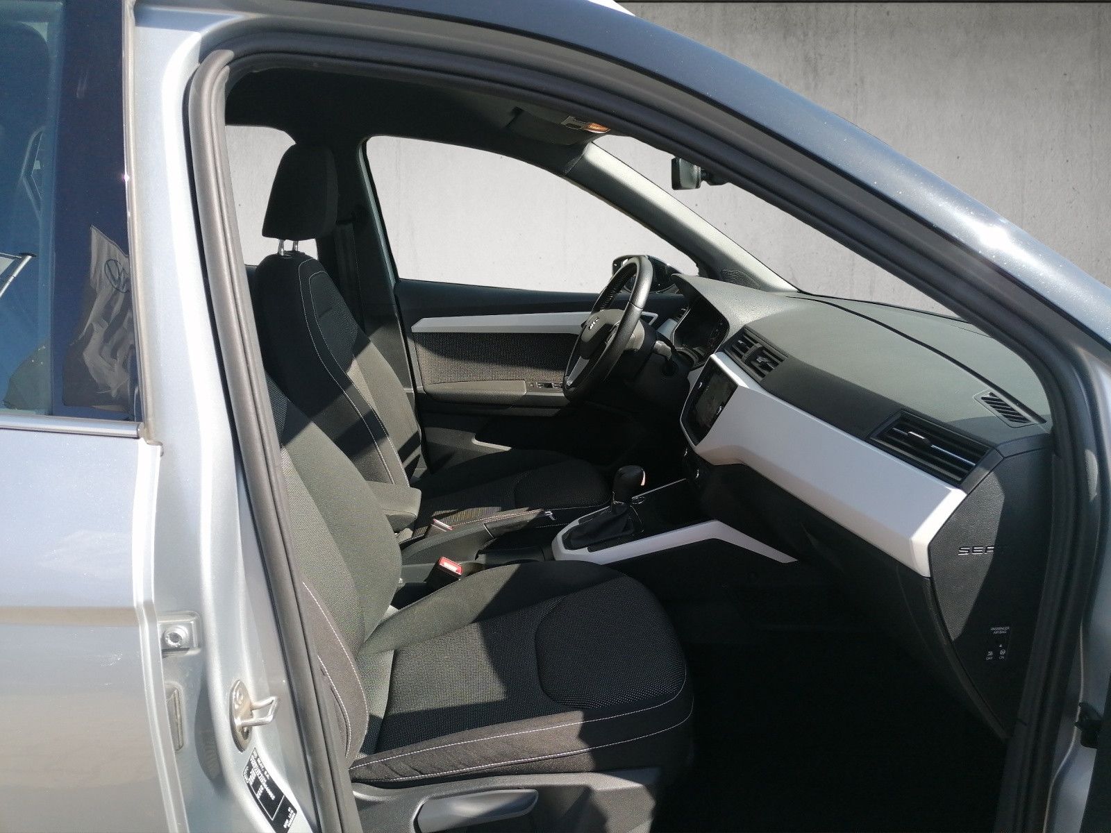 Fahrzeugabbildung SEAT Arona 1.0 TSI Xcellence DSG NAVI ACC DAB SHZ