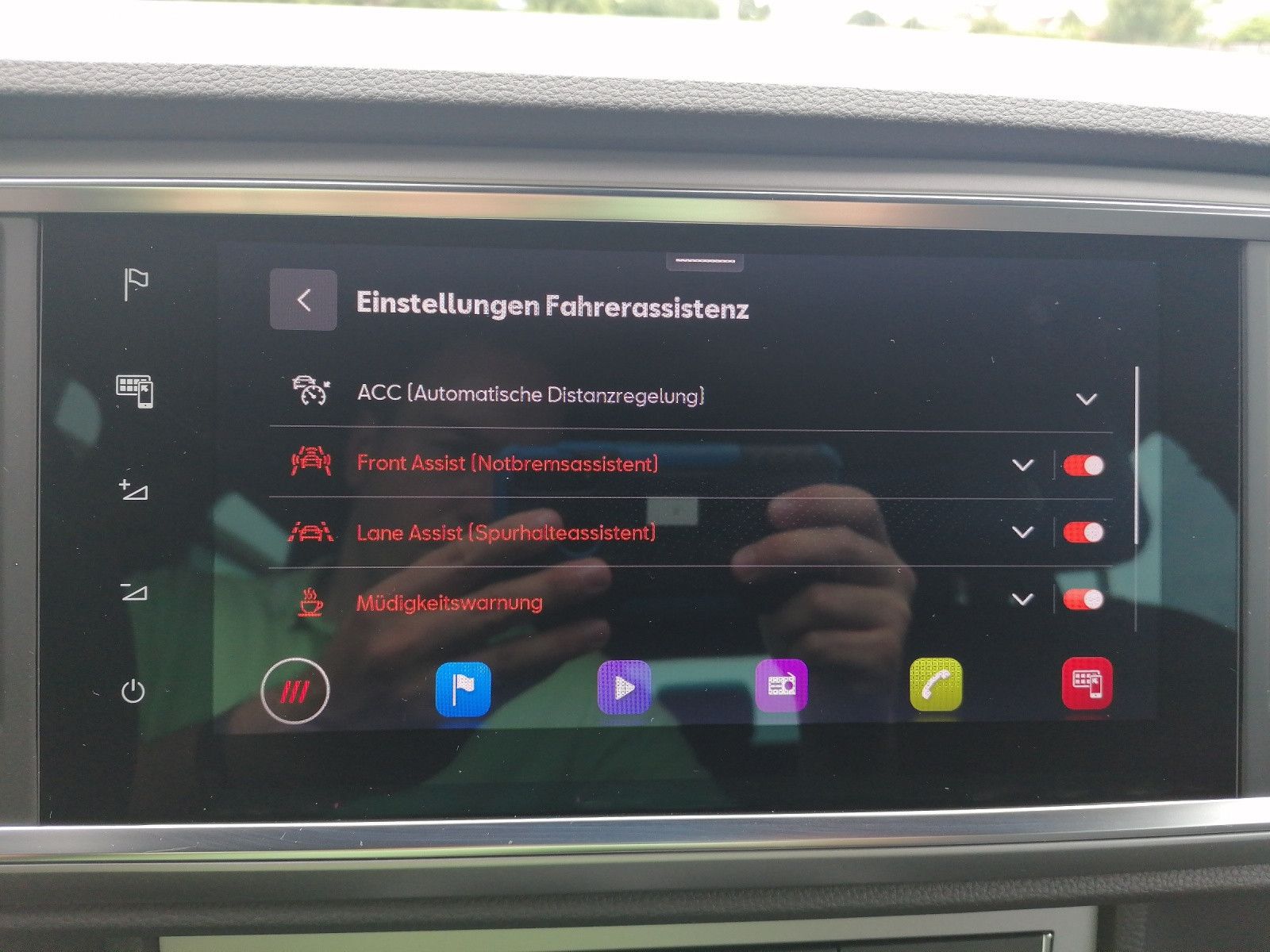 Fahrzeugabbildung SEAT Ateca 2.0 TDI FR DSG DCC XL DINAM BEATS 19" elSi