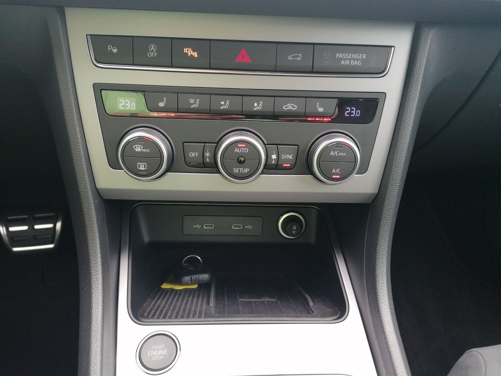 Fahrzeugabbildung SEAT Ateca 2.0 TDI FR DSG DCC XL DINAM BEATS 19" elSi