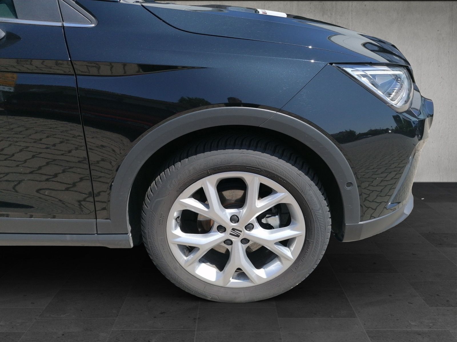Fahrzeugabbildung SEAT Arona 1.0 FR GJR FAP XL KAM KESSY NAVI LED