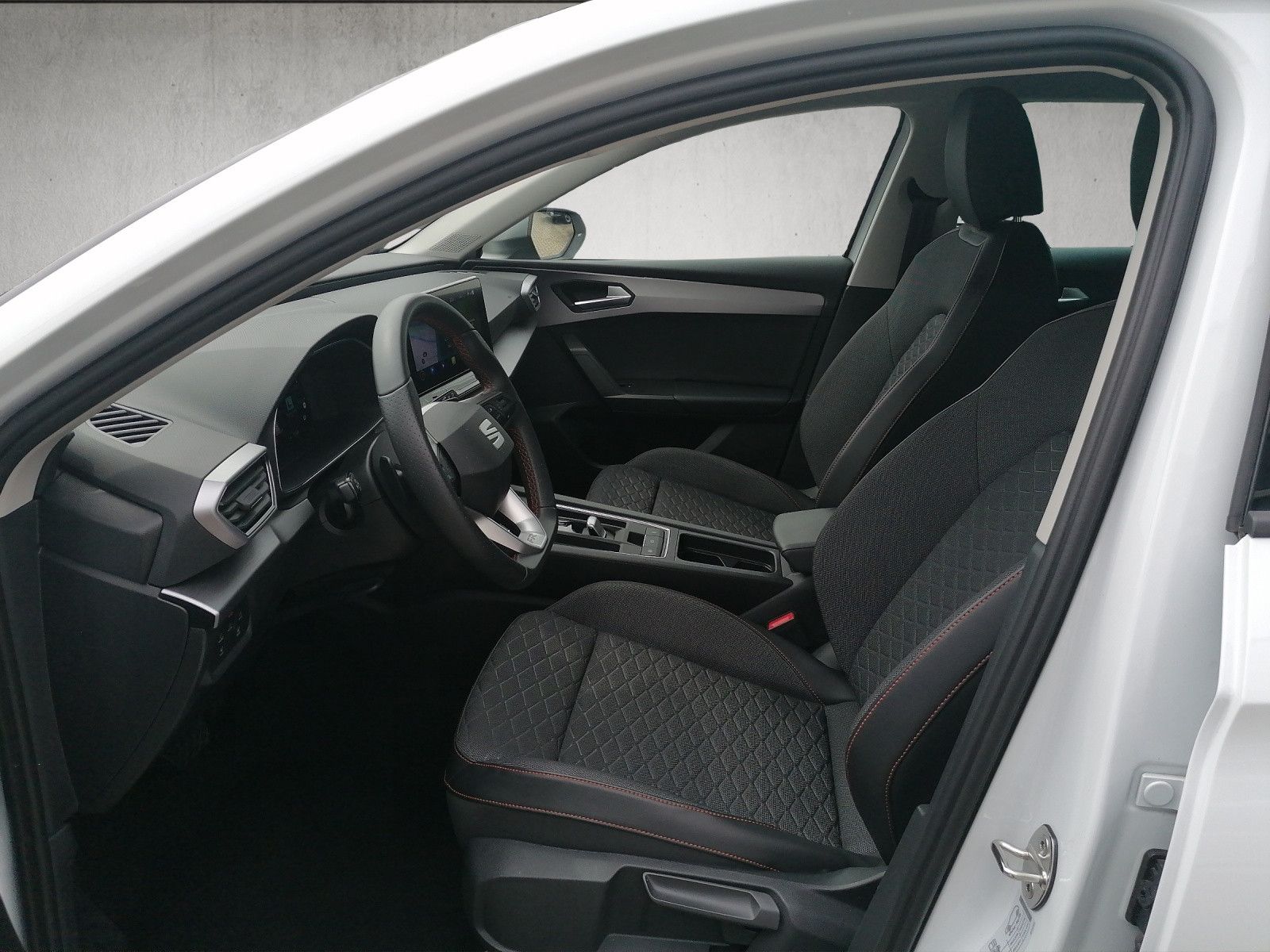 Fahrzeugabbildung SEAT Leon Sportstourer 1.5 TSI FR DSG FAP XL