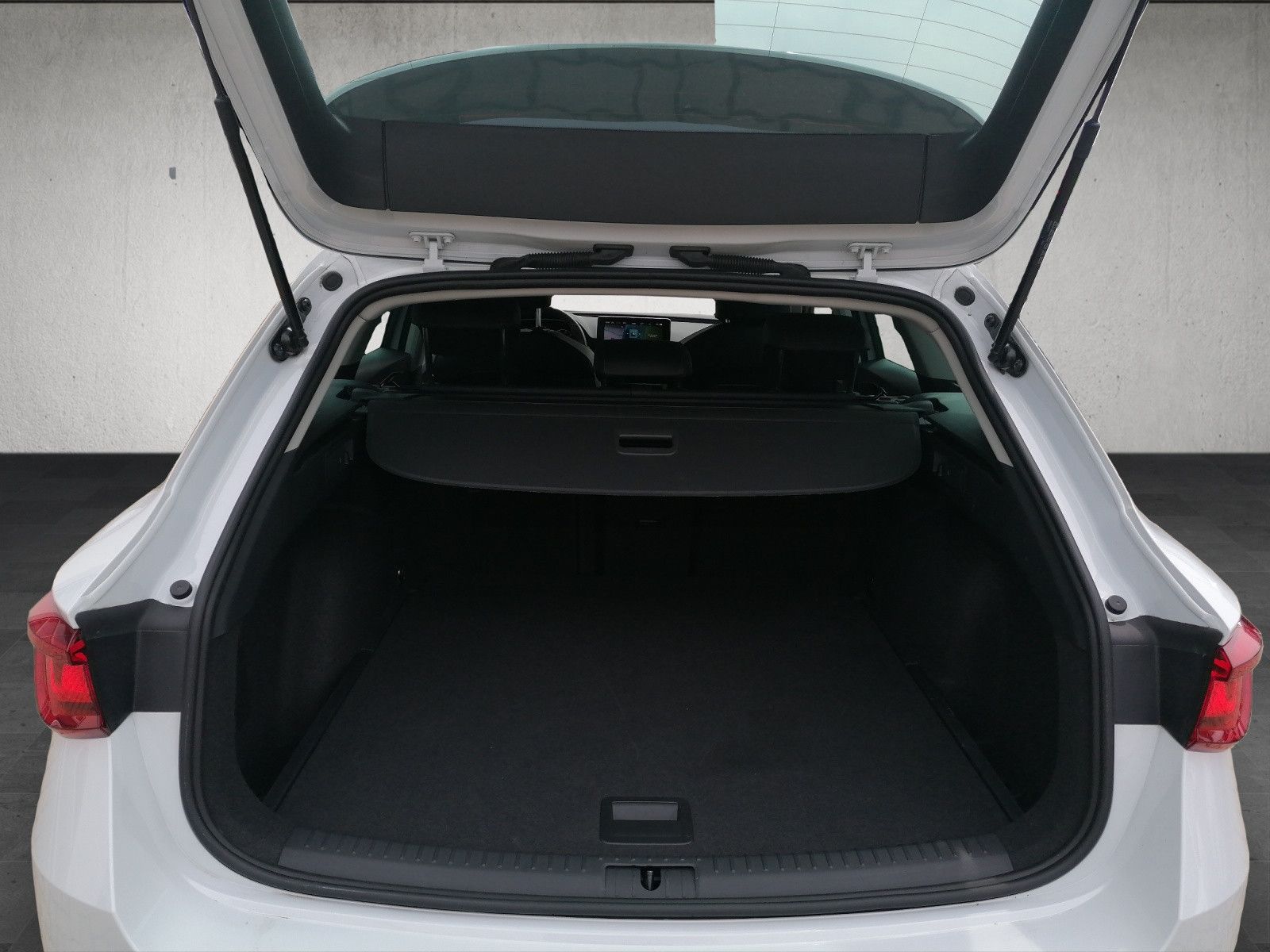 Fahrzeugabbildung SEAT Leon Sportstourer 1.5 TSI FR DSG FAP XL