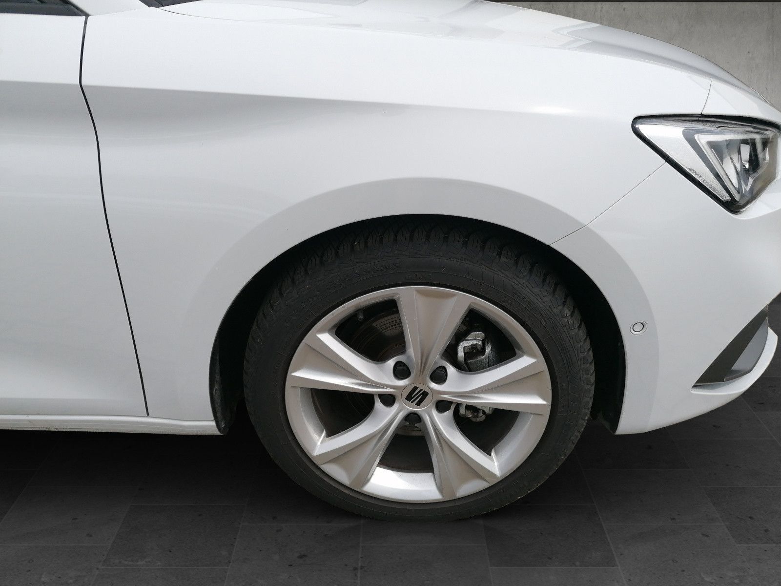 Fahrzeugabbildung SEAT Leon Sportstourer 1.5 TSI FR DSG FAP XL