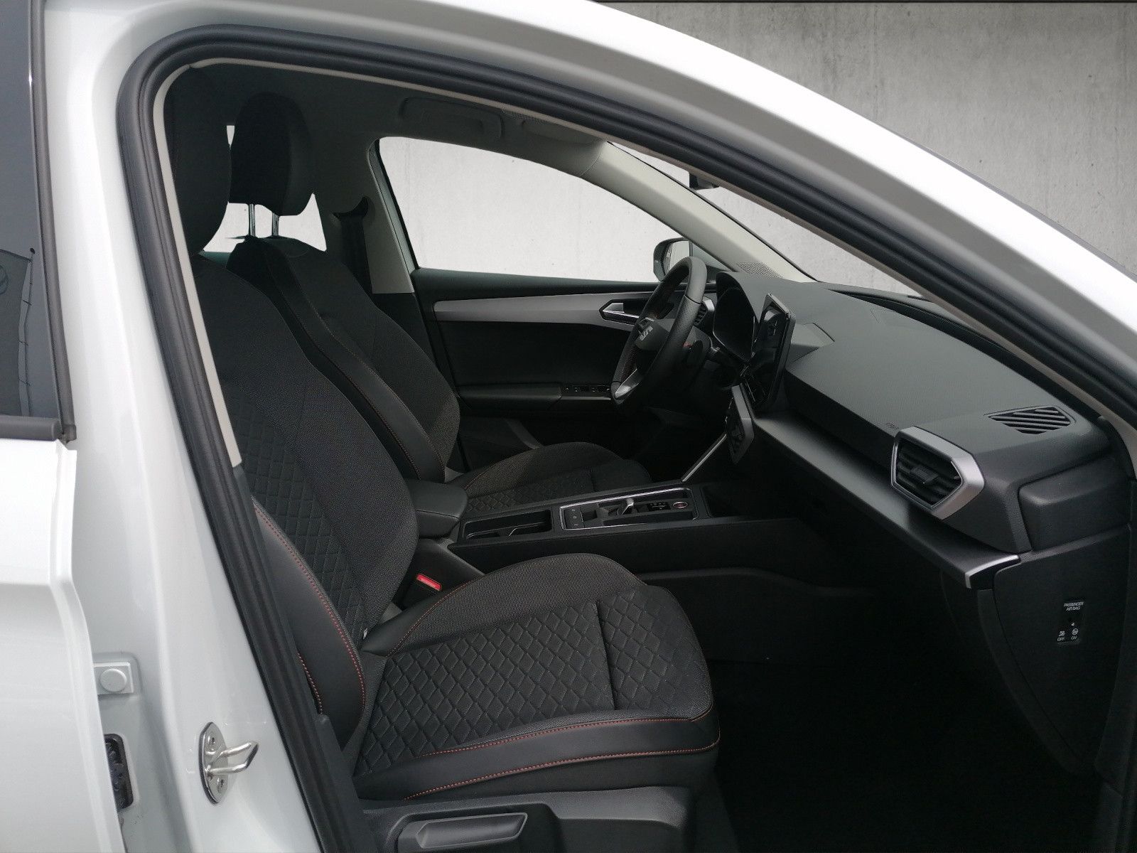Fahrzeugabbildung SEAT Leon Sportstourer 1.5 TSI FR DSG FAP XL