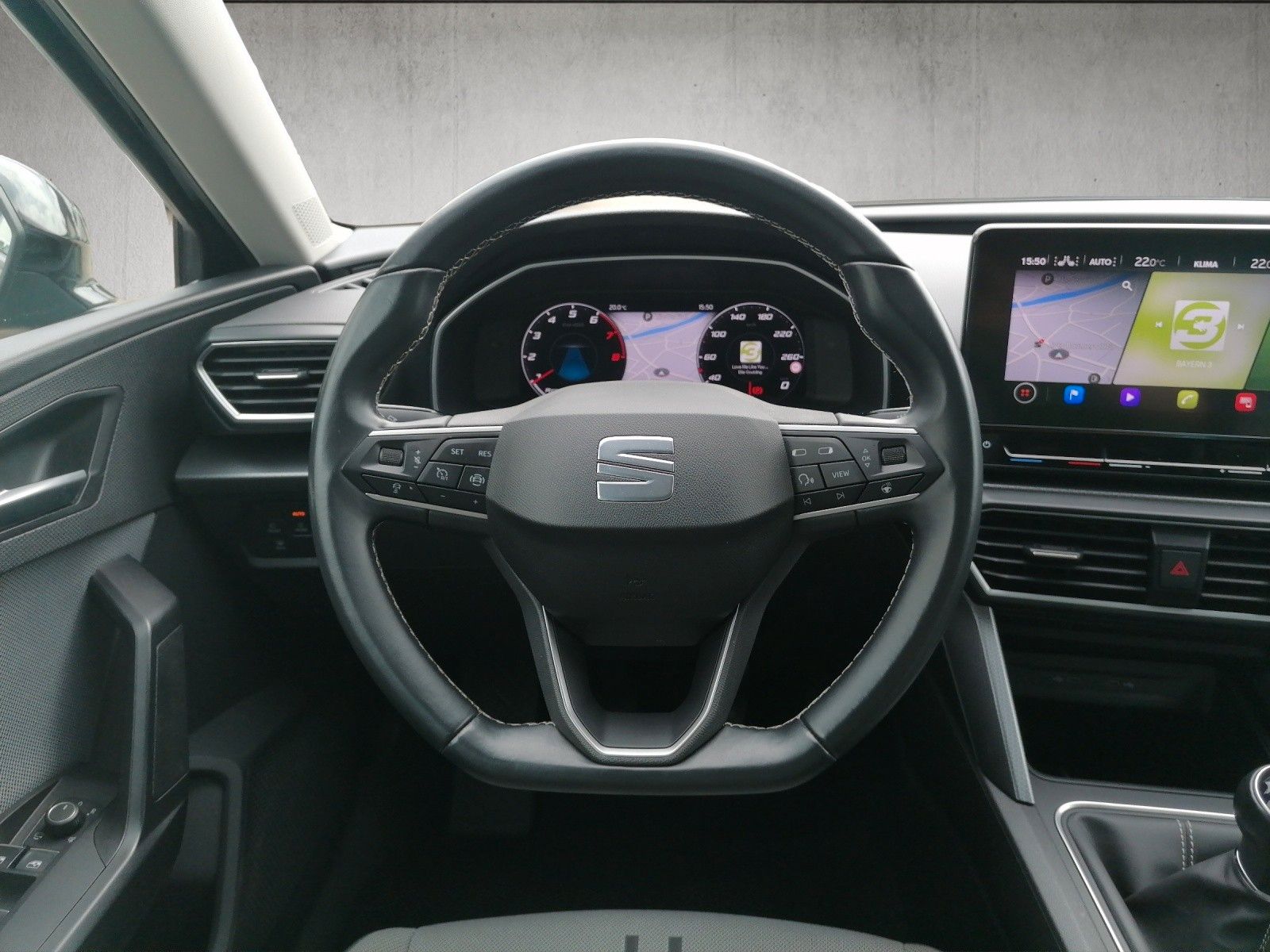 Fahrzeugabbildung SEAT Leon 1.5 TSI Style NAVI PDC KAM GAR 7/25