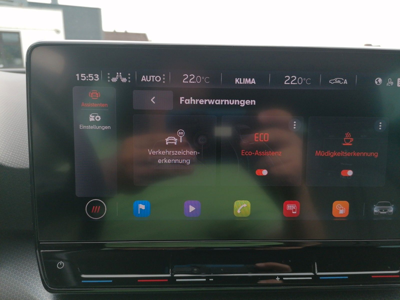 Fahrzeugabbildung SEAT Leon 1.5 TSI Style NAVI PDC KAM GAR 7/25