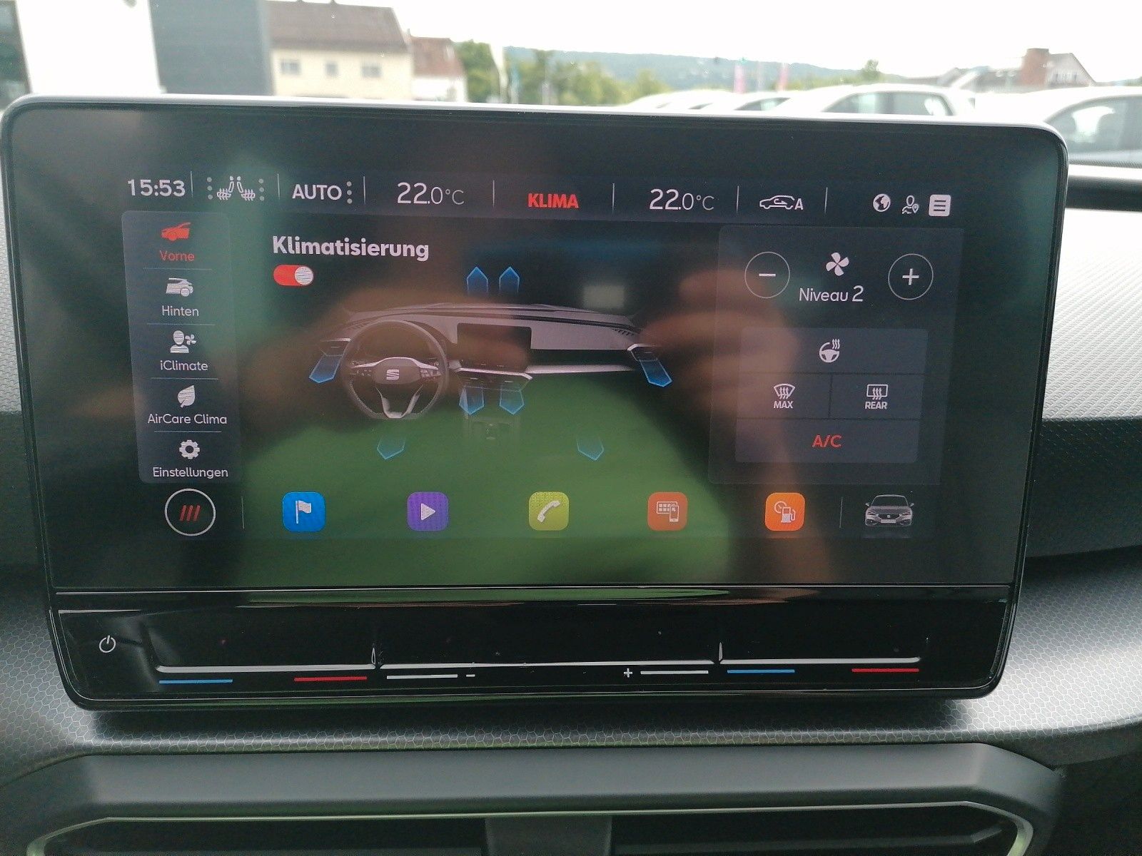 Fahrzeugabbildung SEAT Leon 1.5 TSI Style NAVI PDC KAM GAR 7/25