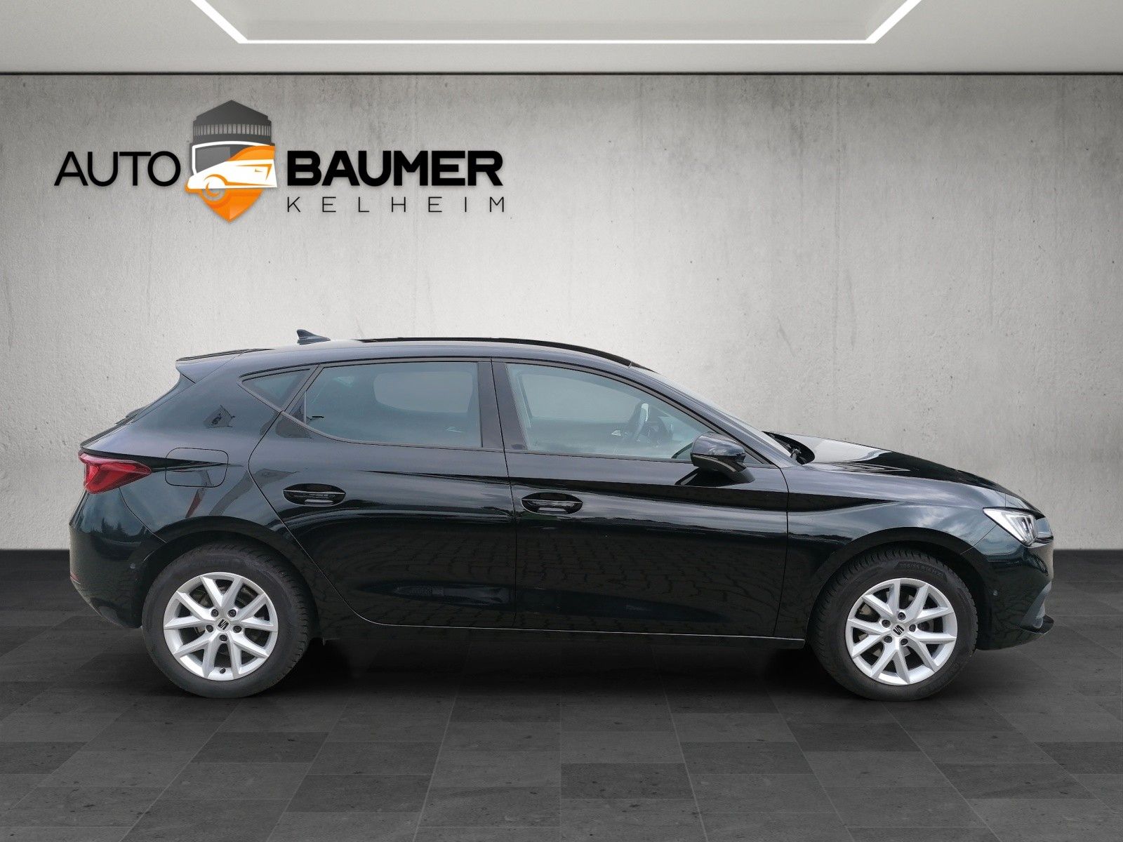 Fahrzeugabbildung SEAT Leon 1.5 TSI Style NAVI PDC KAM GAR 7/25