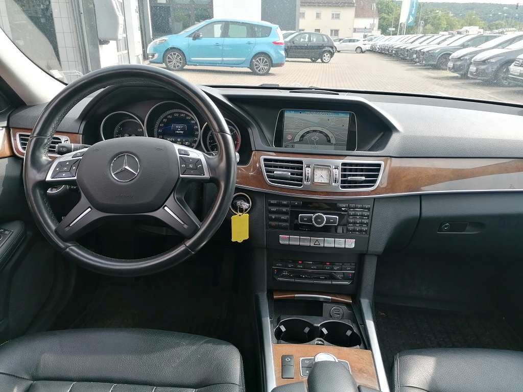 Fahrzeugabbildung Mercedes-Benz E 300 E -Klasse T-Modell E 300 BlueTec