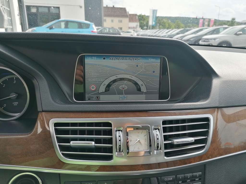 Fahrzeugabbildung Mercedes-Benz E 300 E -Klasse T-Modell E 300 BlueTec