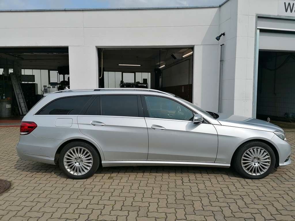 Fahrzeugabbildung Mercedes-Benz E 300 E -Klasse T-Modell E 300 BlueTec