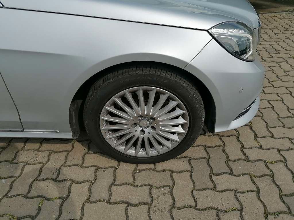 Fahrzeugabbildung Mercedes-Benz E 300 E -Klasse T-Modell E 300 BlueTec
