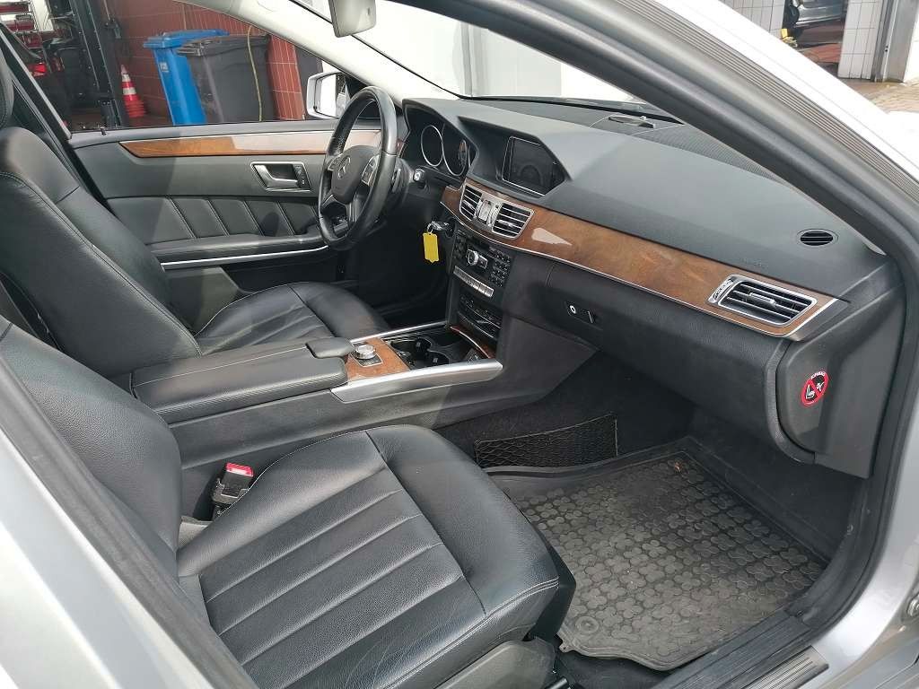 Fahrzeugabbildung Mercedes-Benz E 300 E -Klasse T-Modell E 300 BlueTec