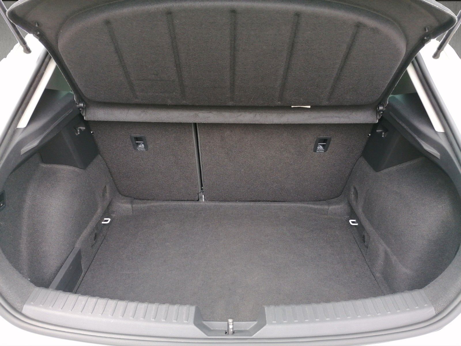 Fahrzeugabbildung SEAT Leon 1.5 TSI Style AHK FAP M KAM