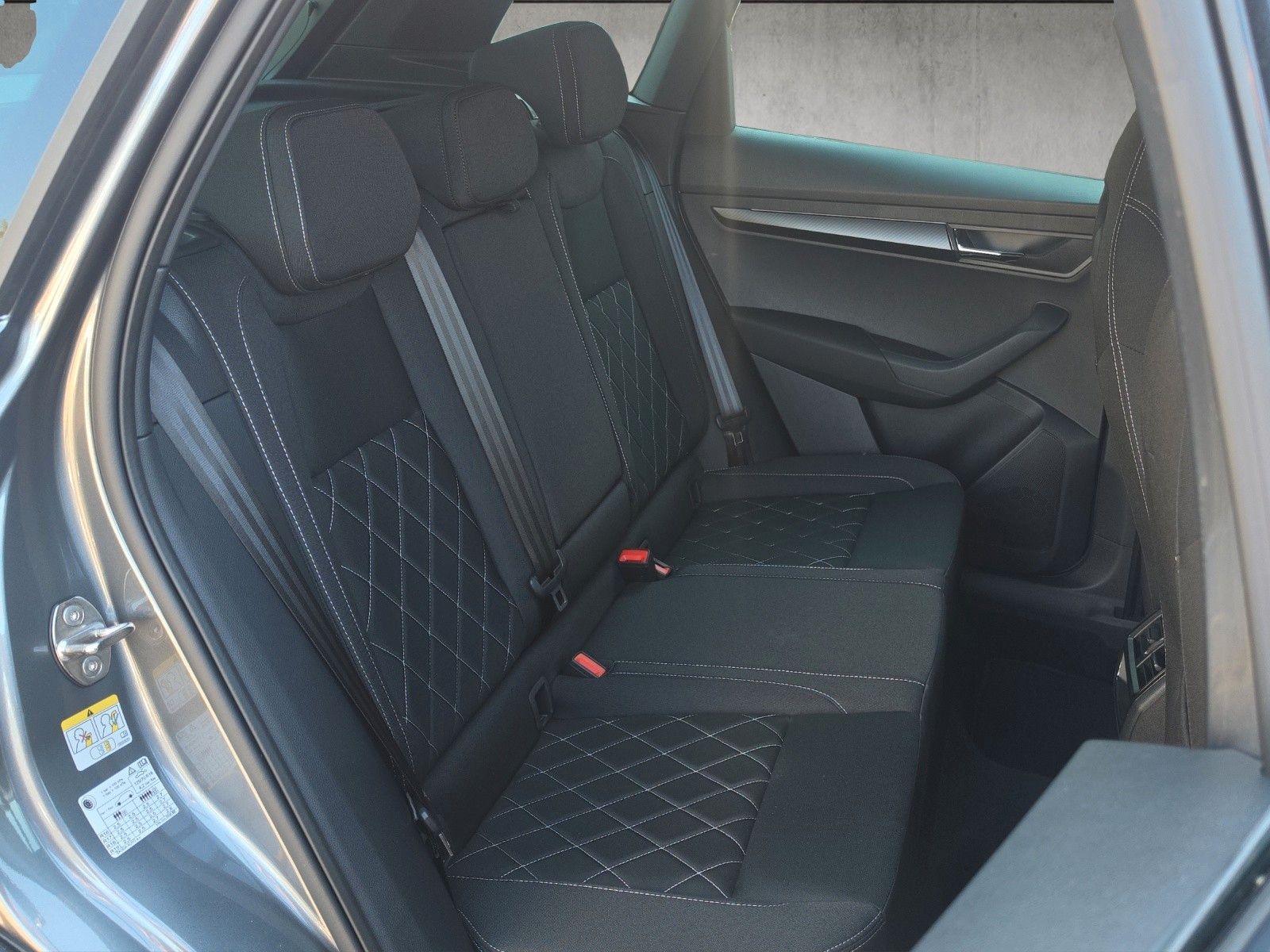 Fahrzeugabbildung SKODA Karoq 1.5 TSI Sportline DSG MJ27 5J GAR AHK elHK