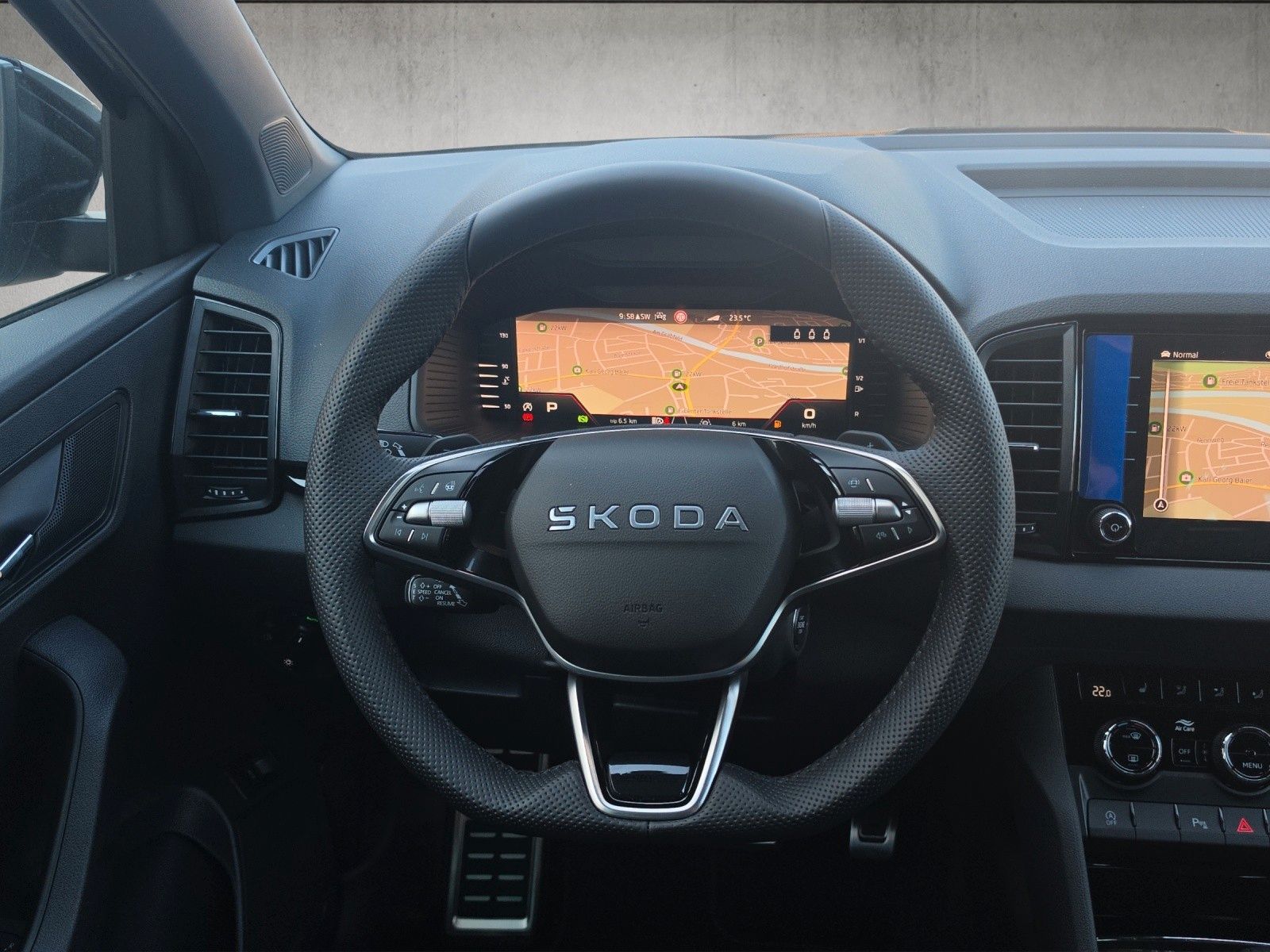 Fahrzeugabbildung SKODA Karoq 1.5 TSI Sportline DSG MJ27 5J GAR AHK elHK