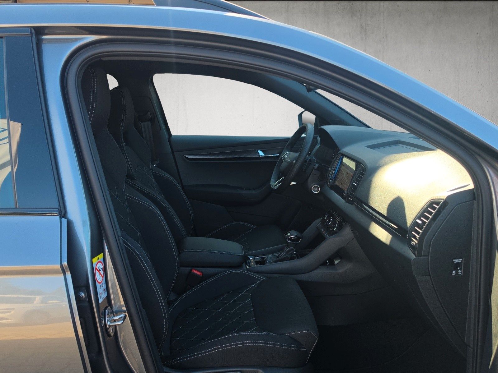 Fahrzeugabbildung SKODA Karoq 1.5 TSI Sportline DSG MJ27 5J GAR AHK elHK