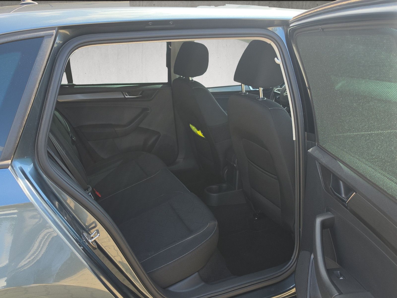 Fahrzeugabbildung SKODA Rapid Spaceback 1.0 TSI Clever PDC SHZ SMART LIN