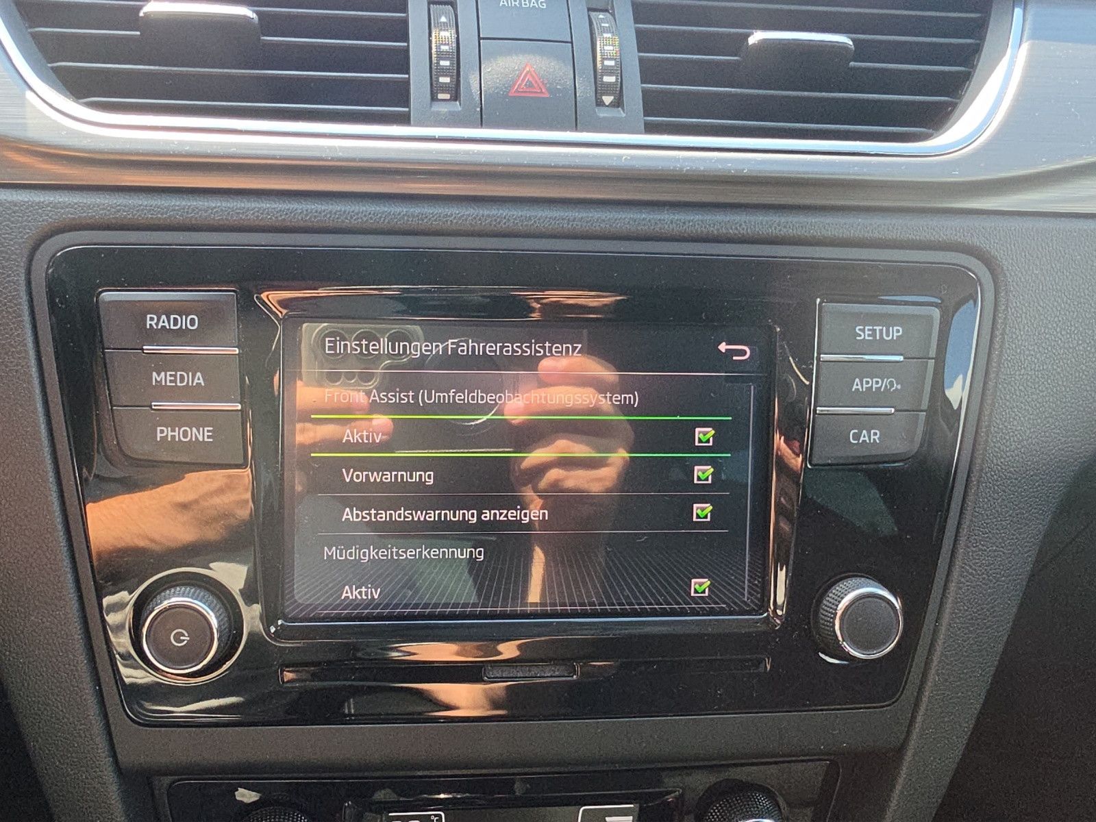 Fahrzeugabbildung SKODA Rapid Spaceback 1.0 TSI Clever PDC SHZ SMART LIN