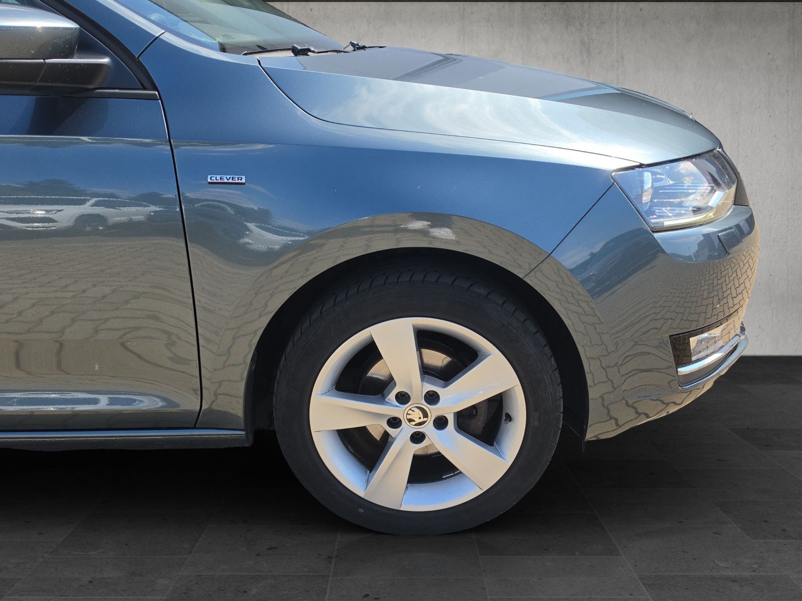 Fahrzeugabbildung SKODA Rapid Spaceback 1.0 TSI Clever PDC SHZ SMART LIN