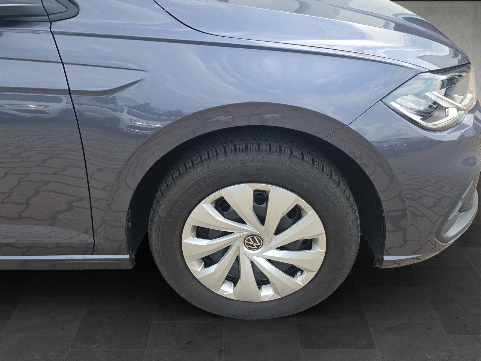 Fahrzeugabbildung Volkswagen Polo VI 1.0 TSI Life NAVI APP CONNECT KAM GJR