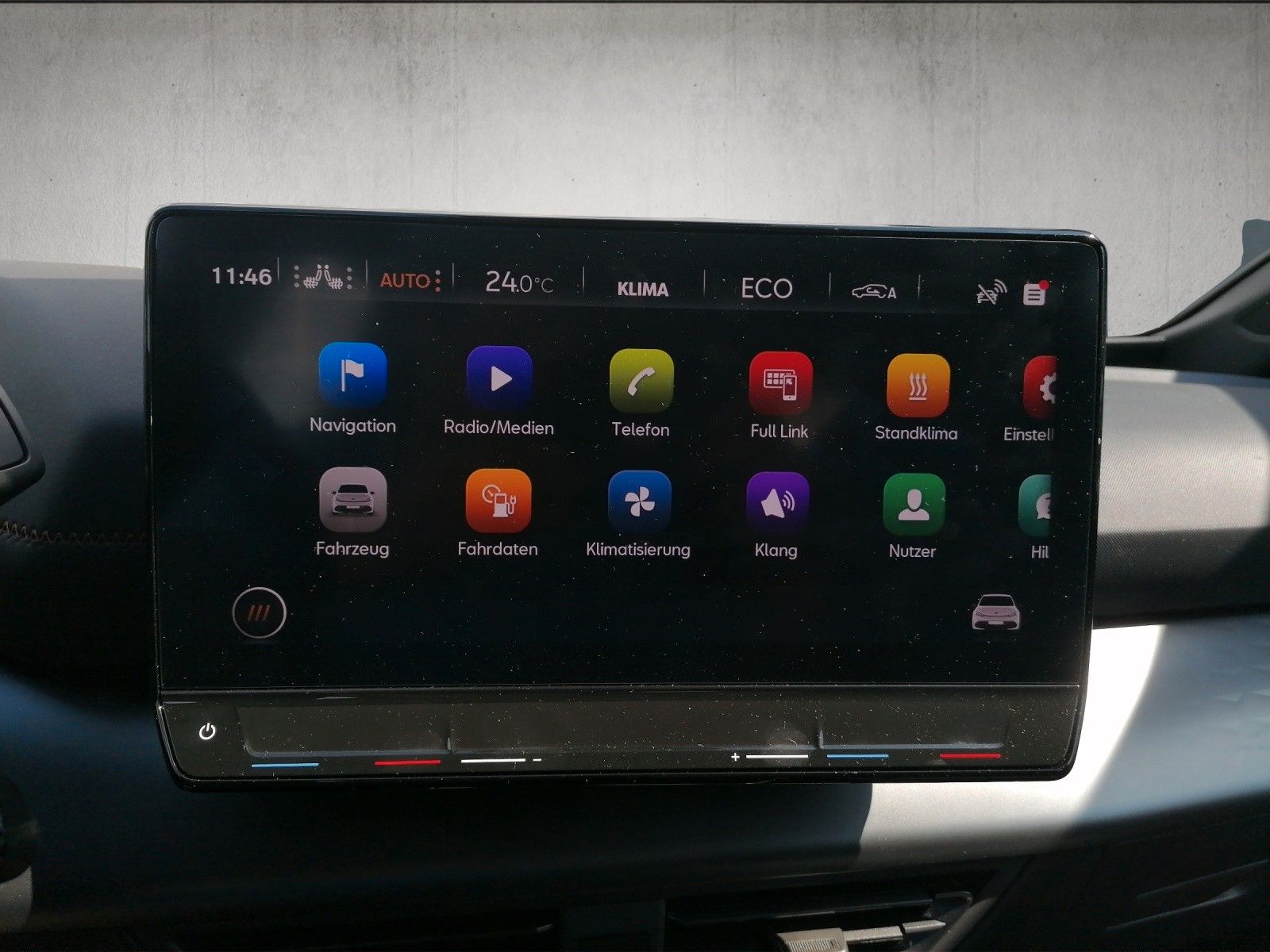 Fahrzeugabbildung CUPRA Born 231 PS 77kWh 19" Pilot M Cargo Below Zero