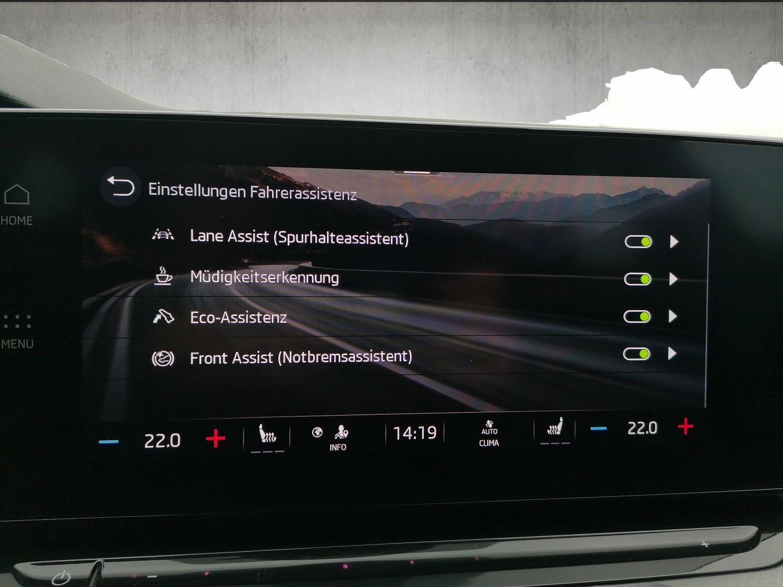 Fahrzeugabbildung SKODA Octavia Combi 1.5 TSI Columbus Kam VC SHZ vo+hi