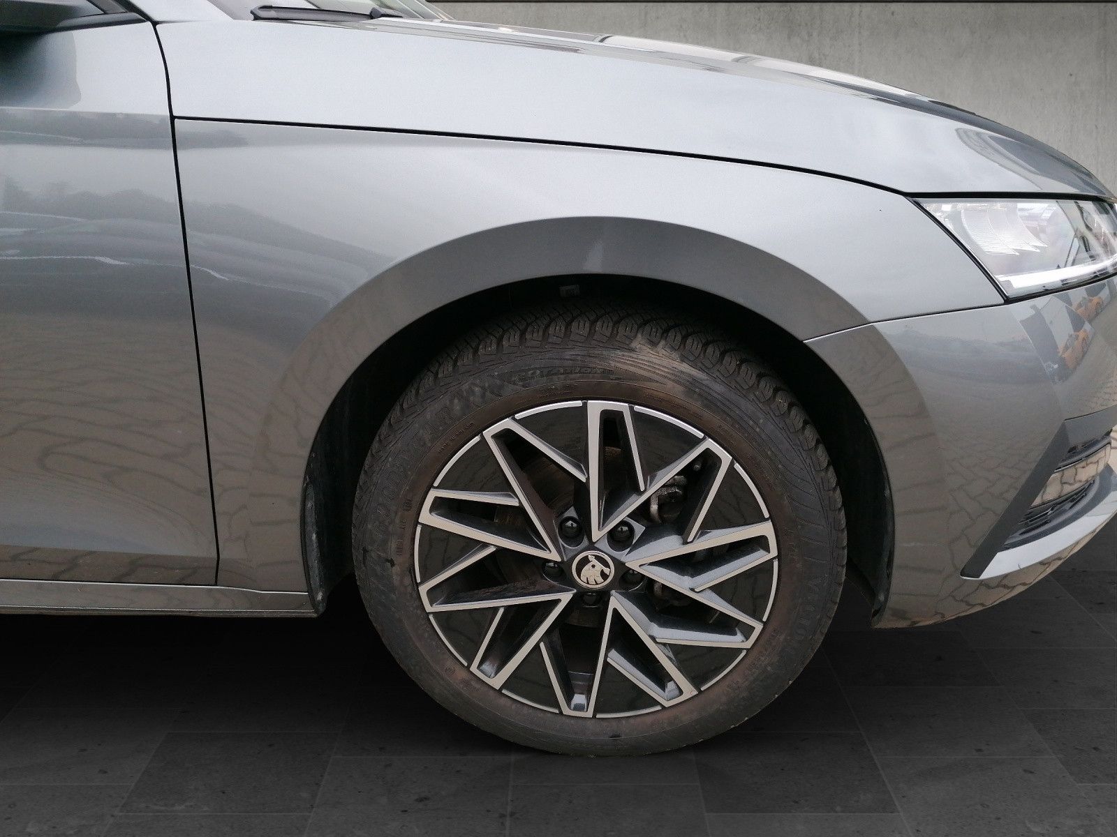 Fahrzeugabbildung SKODA Octavia Combi 1.5 TSI Columbus Kam VC SHZ vo+hi