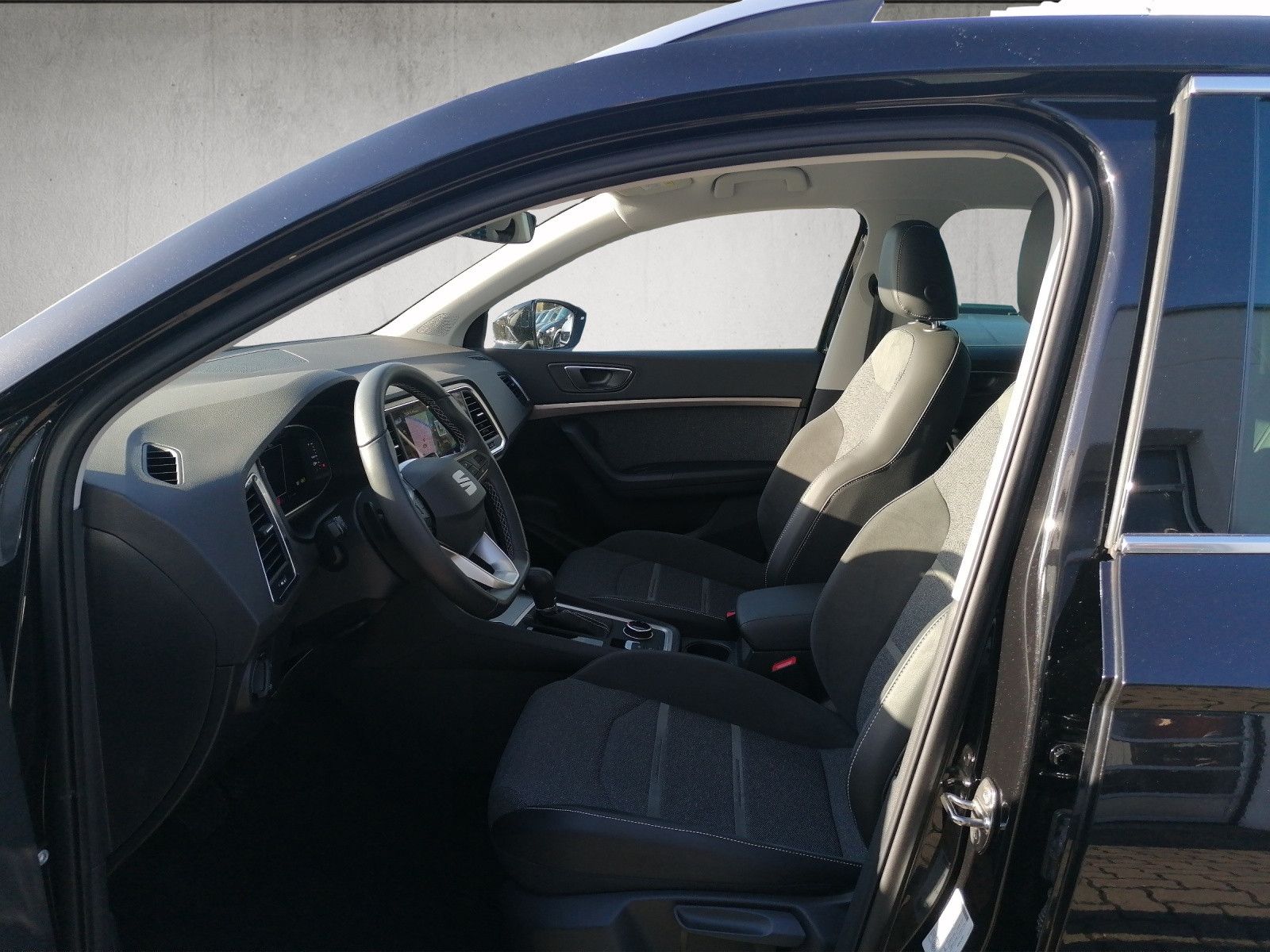 Fahrzeugabbildung SEAT Ateca 1.5 TSI Xperience DSG AHK FAP XL elHK